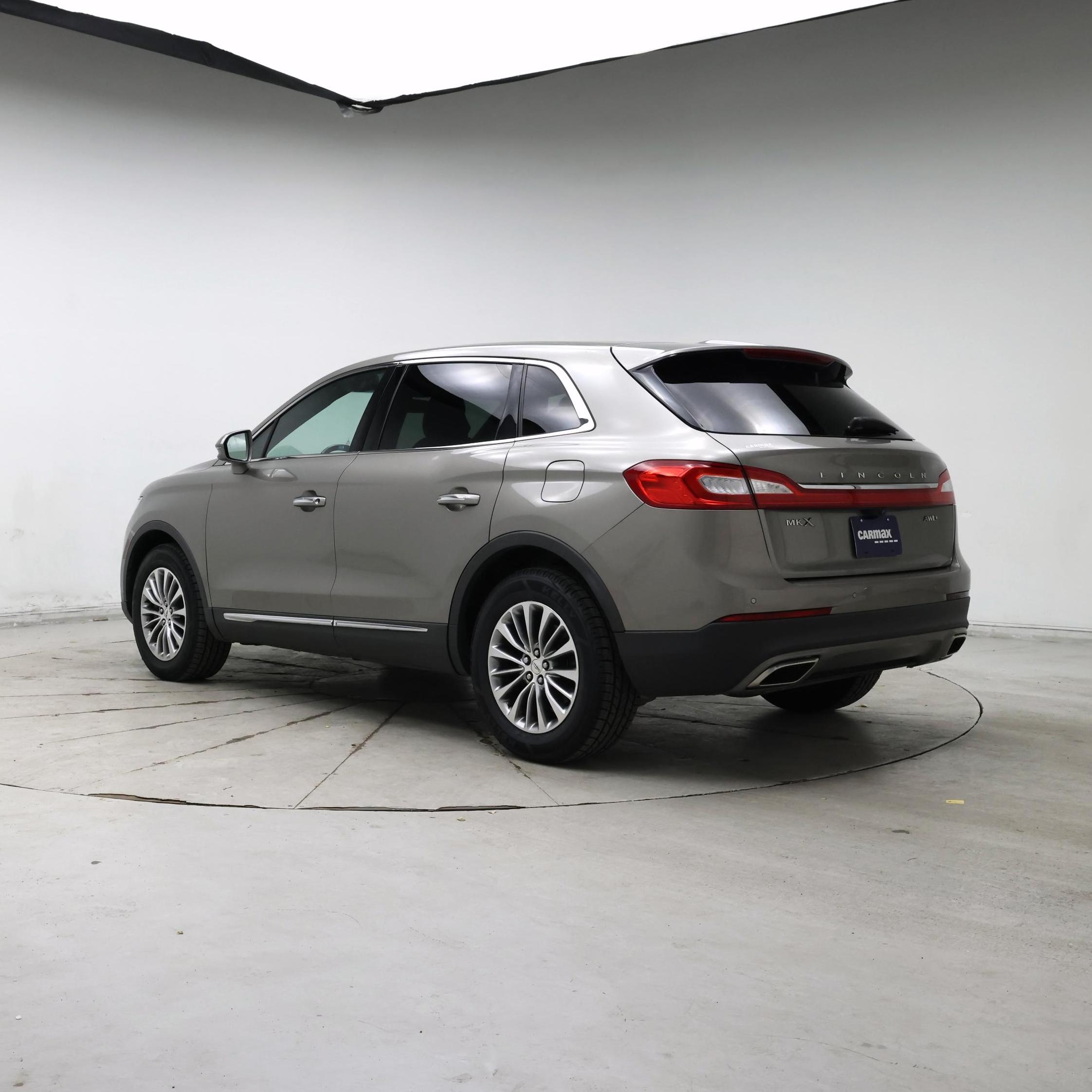 Thumbnail: 2016 Lincoln MKX - 2