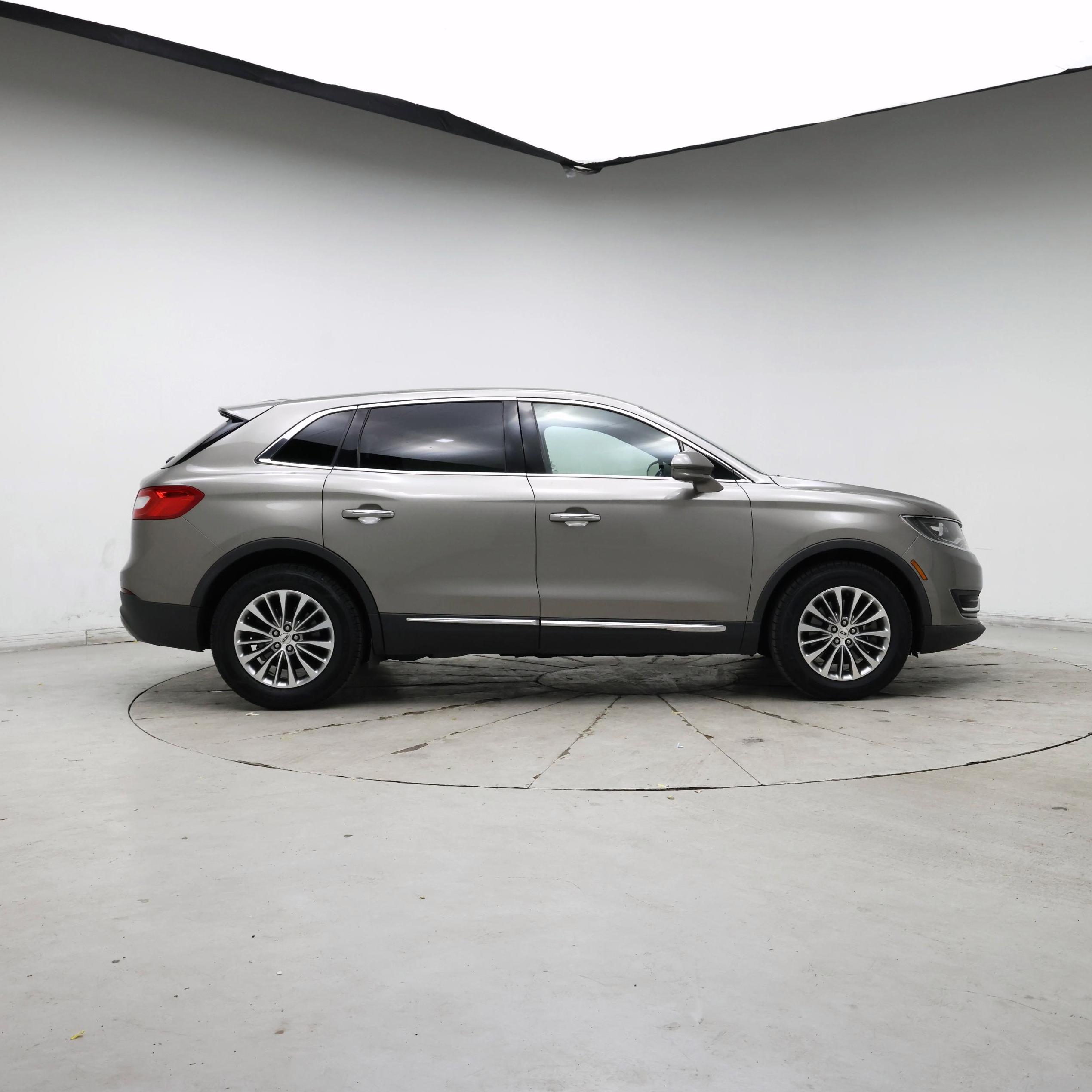 Thumbnail: 2016 Lincoln MKX - 7