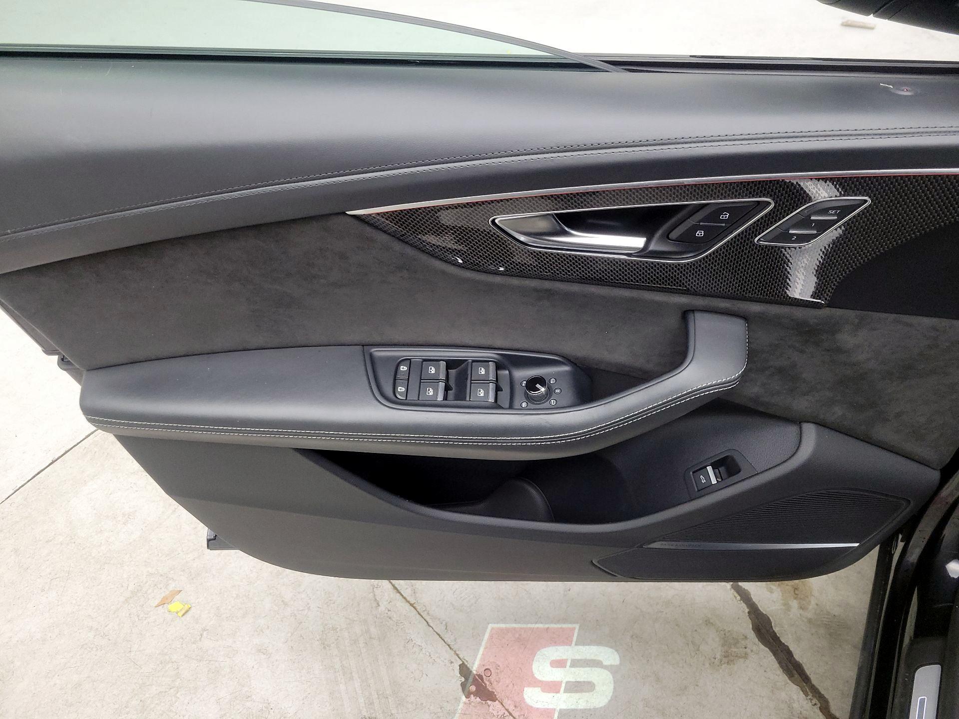 Thumbnail: 2021 Audi SQ8 - 12