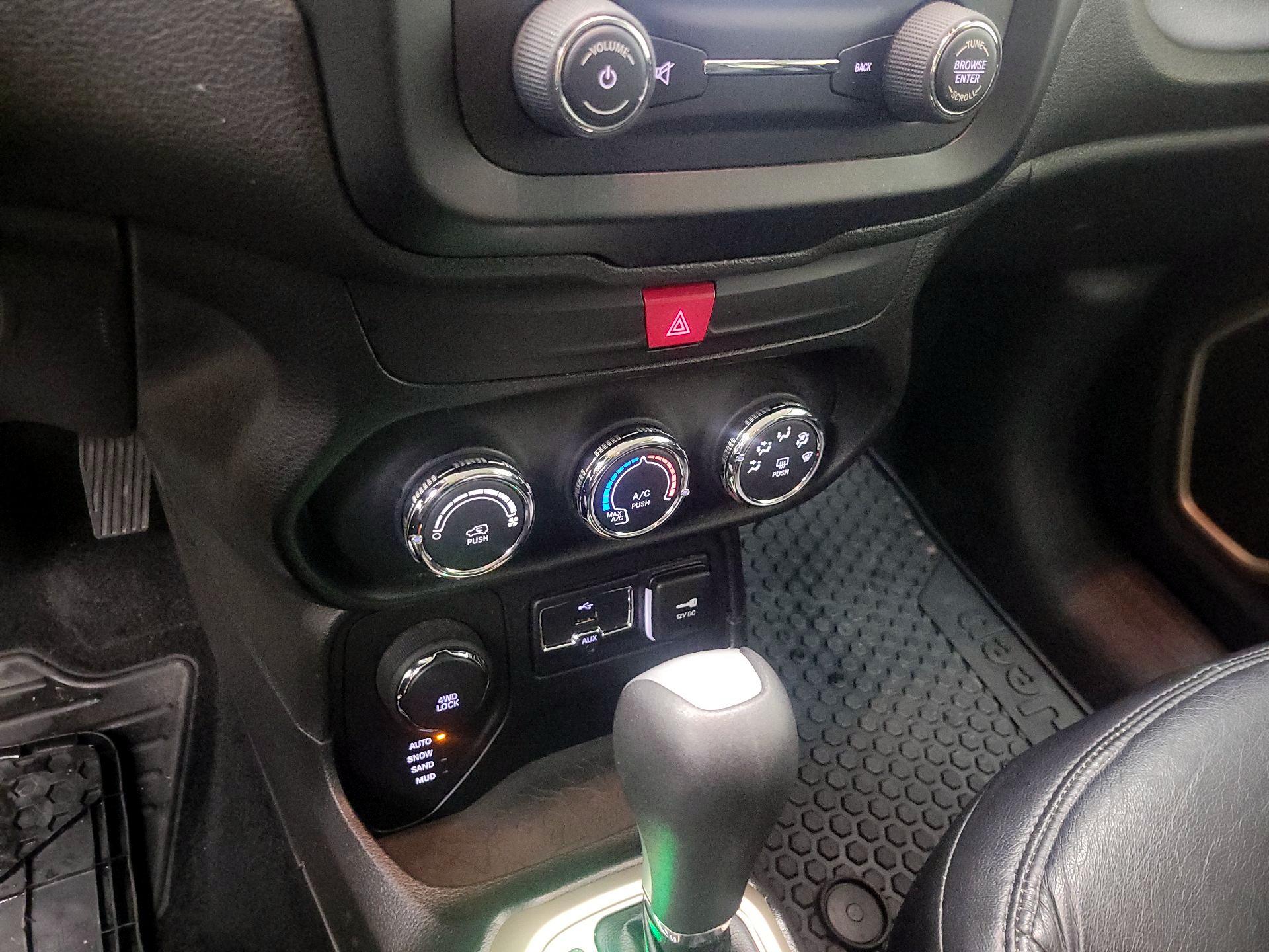 Thumbnail: 2017 Jeep Renegade - 17