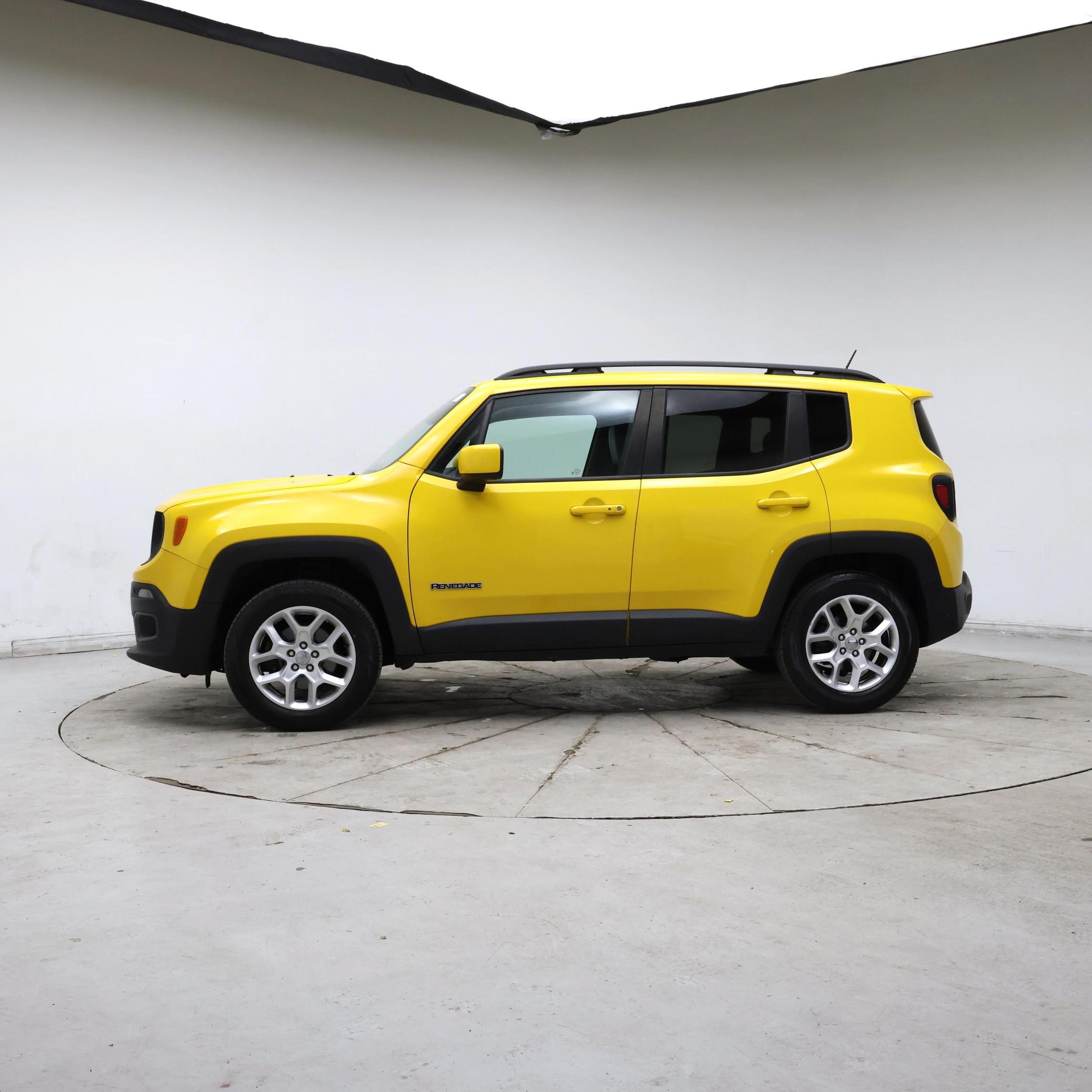 Thumbnail: 2017 Jeep Renegade - 3
