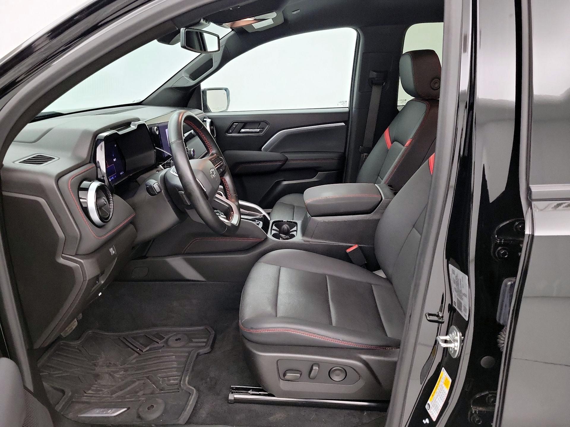 Thumbnail: 2024 Chevrolet Colorado - 11