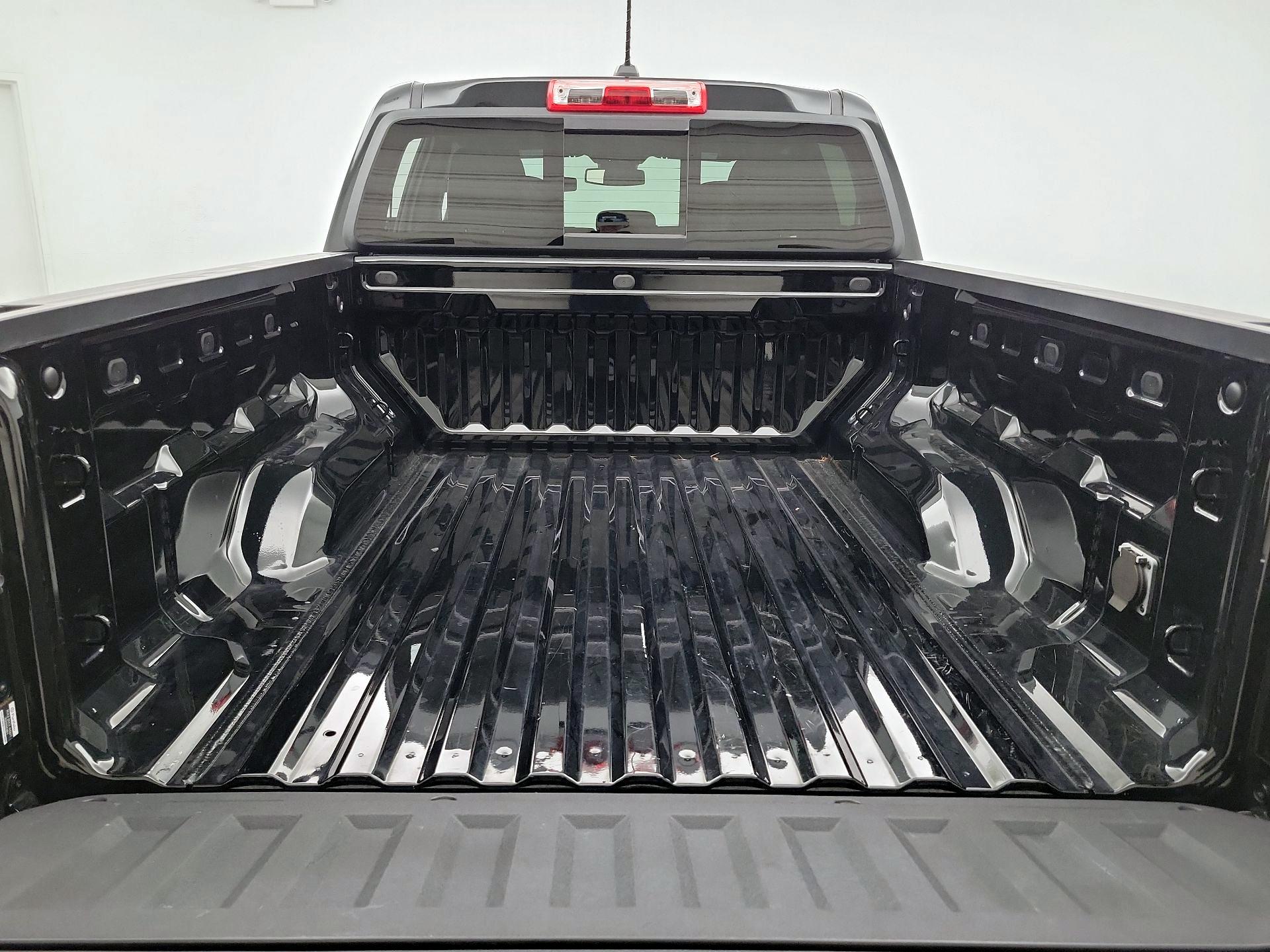 Thumbnail: 2024 Chevrolet Colorado - 20