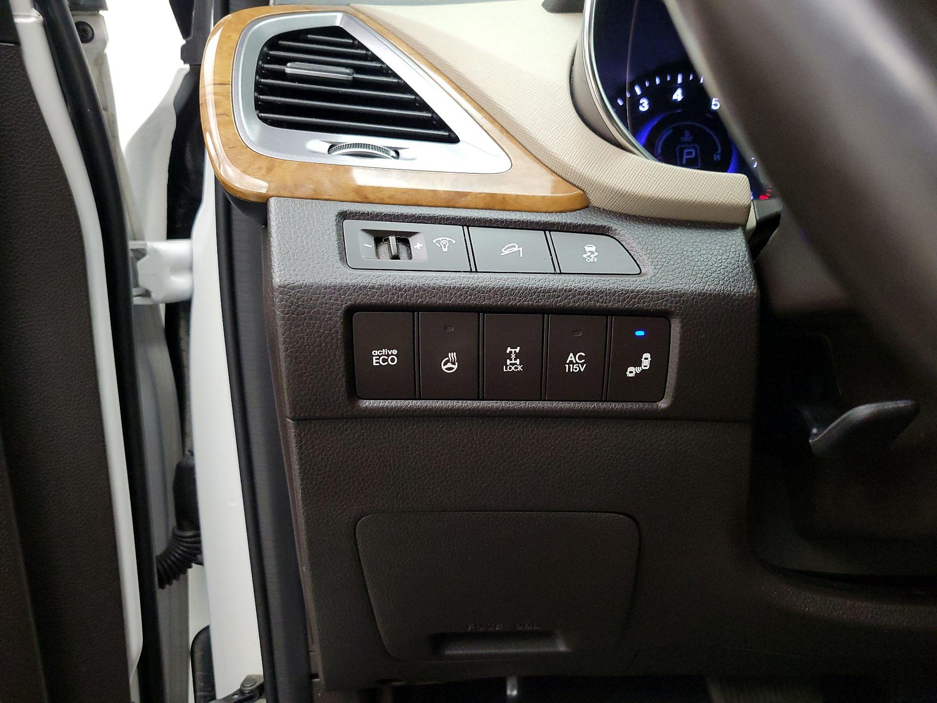 Thumbnail: 2015 Hyundai Santa Fe - 13