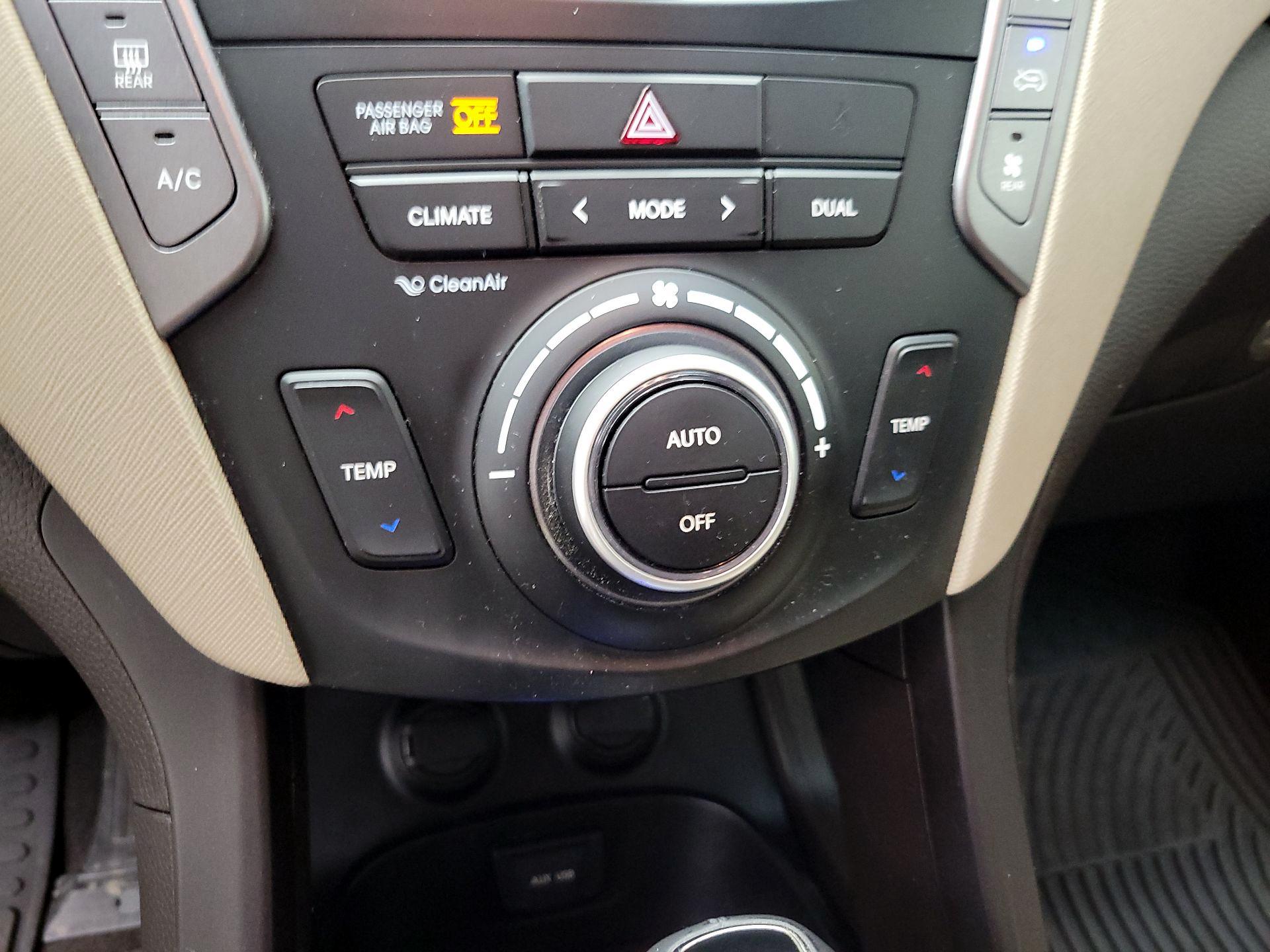 Thumbnail: 2015 Hyundai Santa Fe - 17