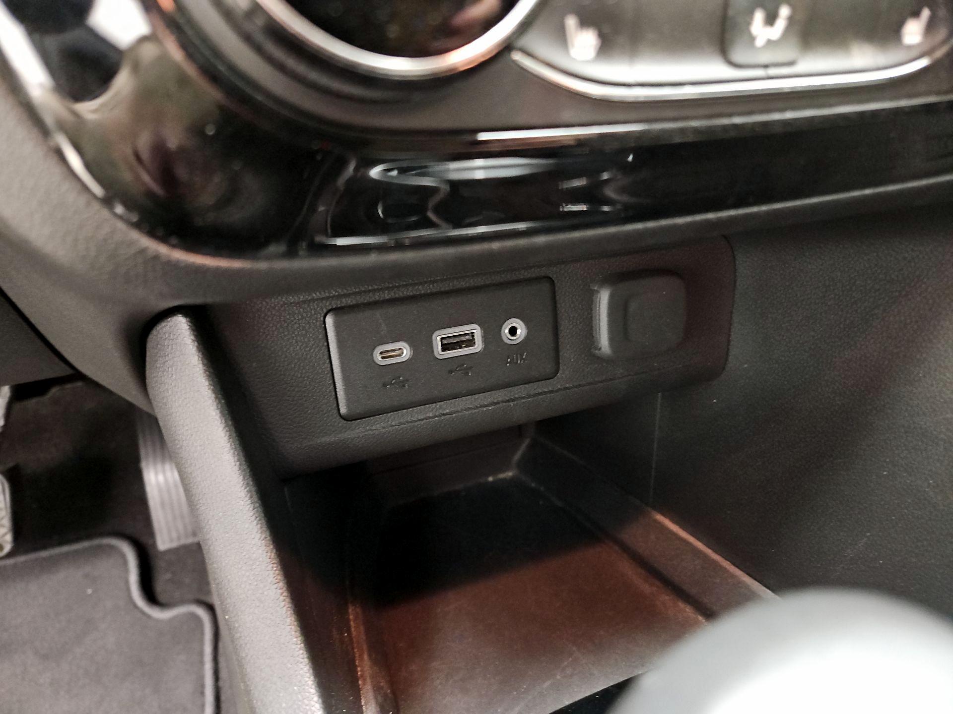 Thumbnail: 2020 Buick Encore GX - 19