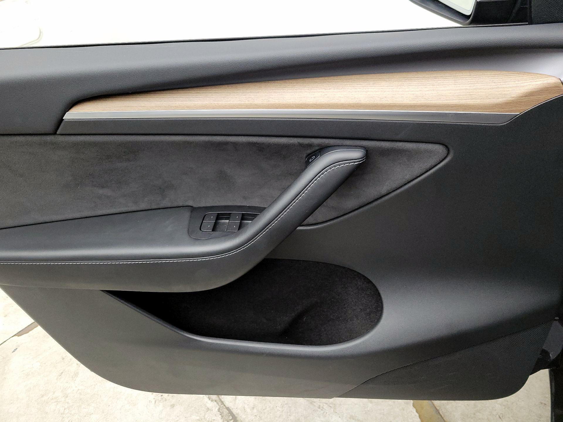 Thumbnail: 2022 Tesla Model Y - 12