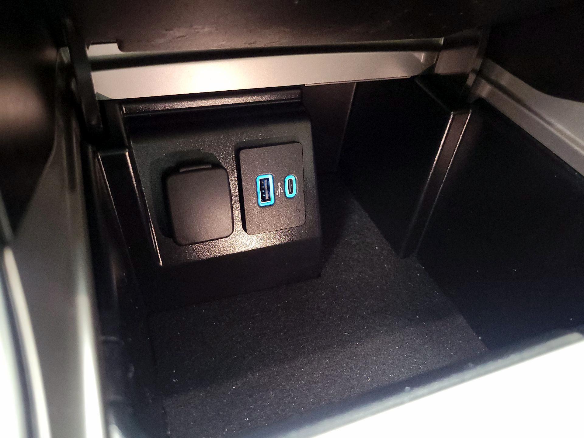 Thumbnail: 2022 Ford Explorer - 19