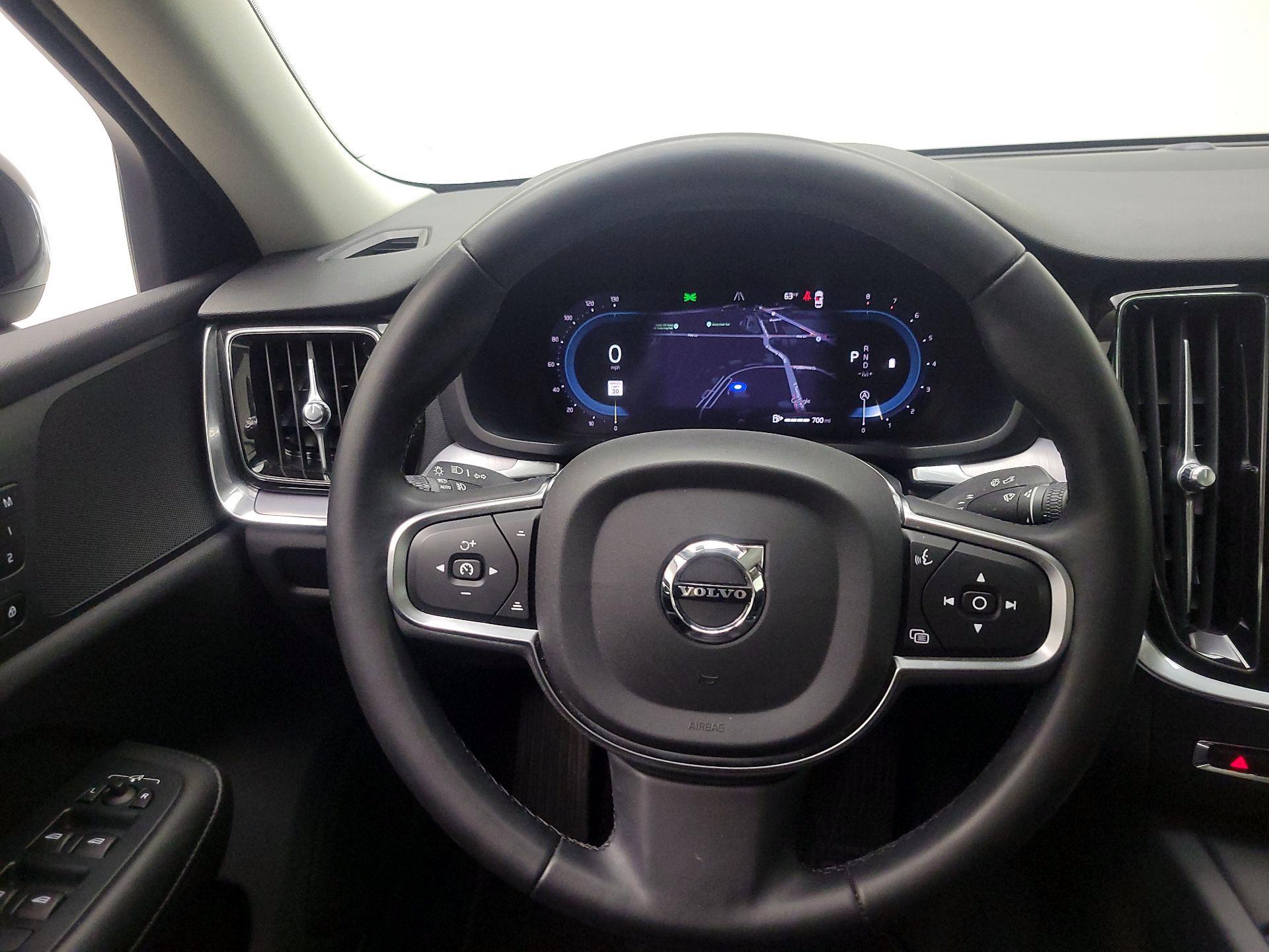 Thumbnail: 2024 Volvo S60 - 10