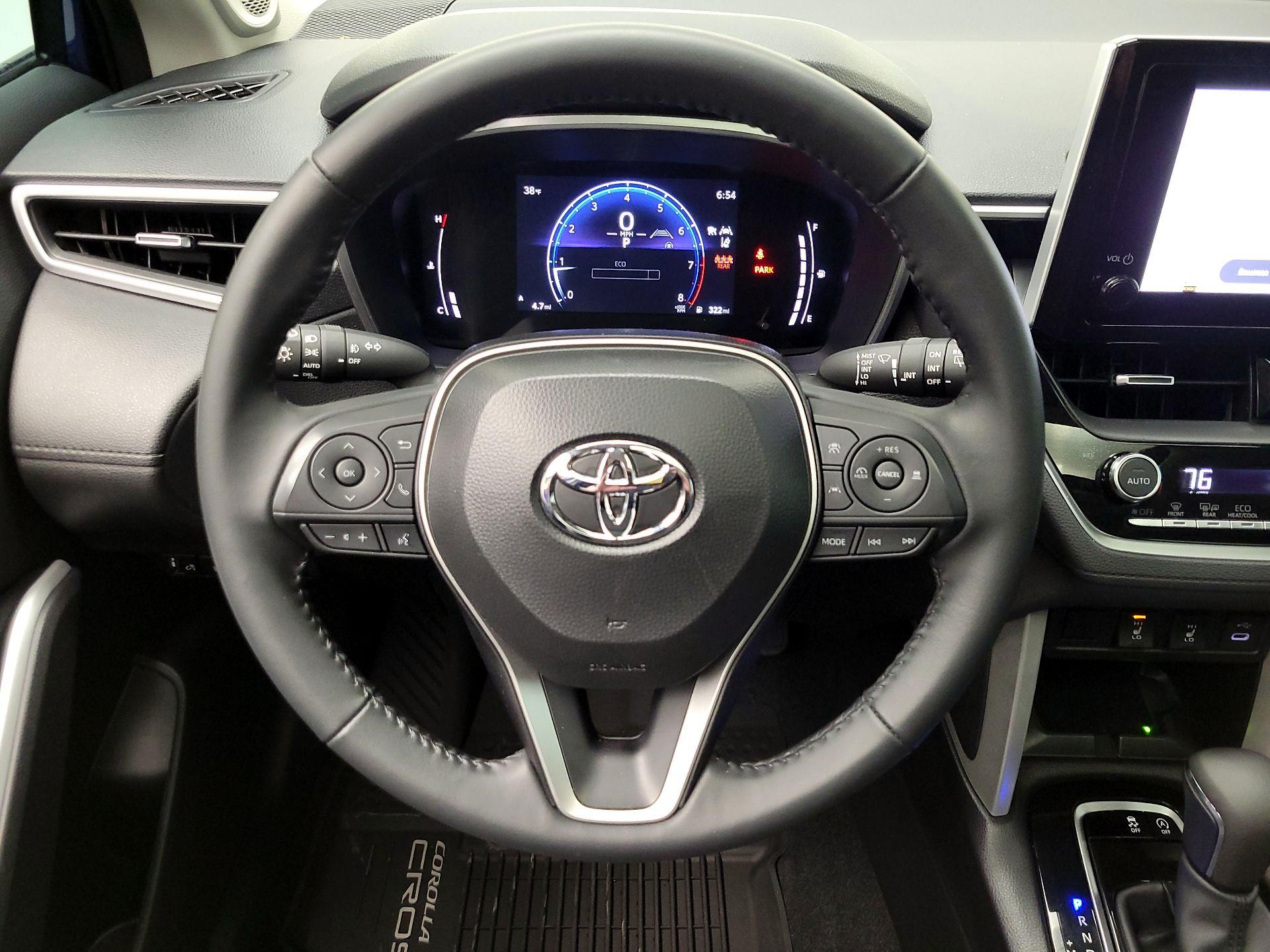 Thumbnail: 2025 Toyota Corolla Cross - 10