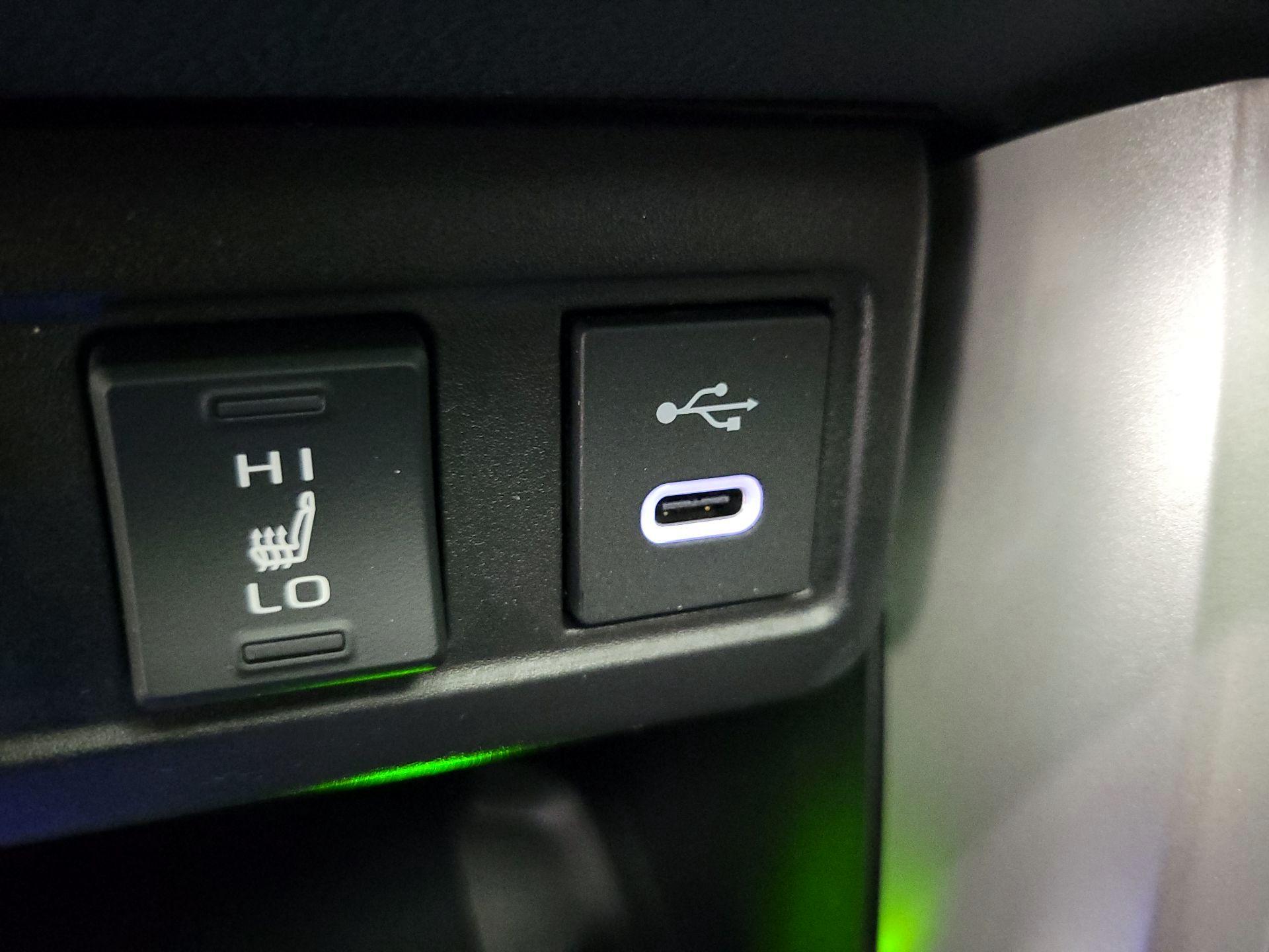 Thumbnail: 2025 Toyota Corolla Cross - 18