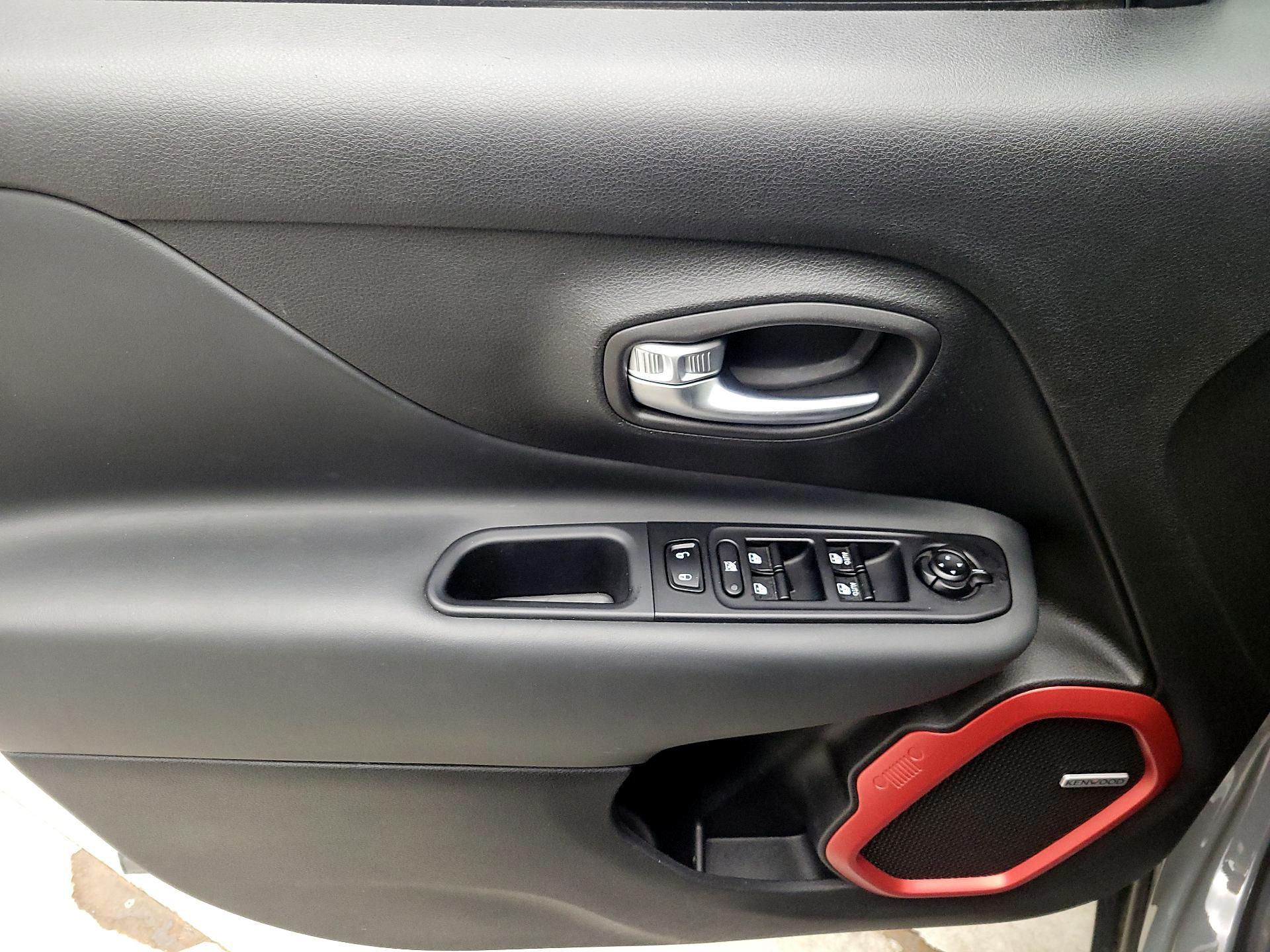 Thumbnail: 2021 Jeep Renegade - 12