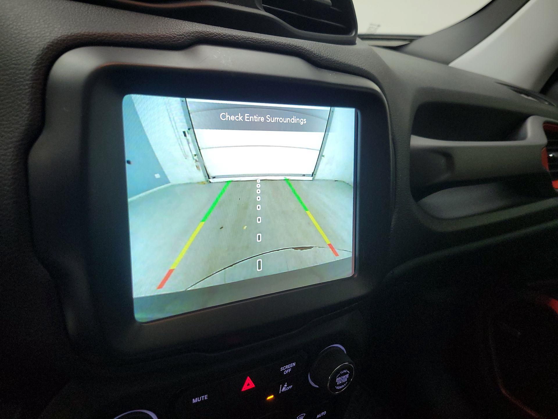 Thumbnail: 2021 Jeep Renegade - 15