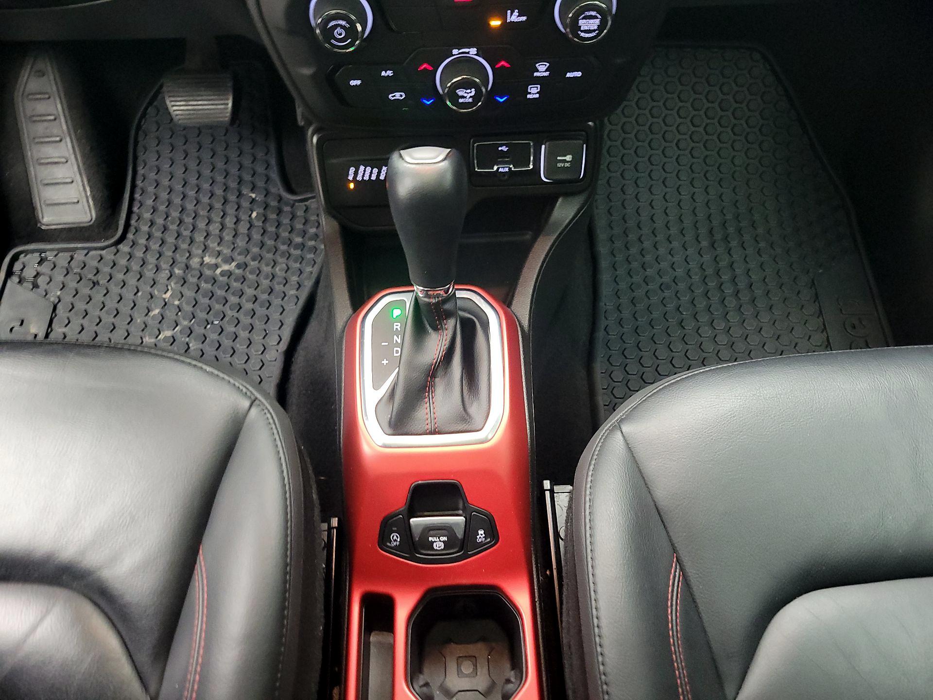 Thumbnail: 2021 Jeep Renegade - 18