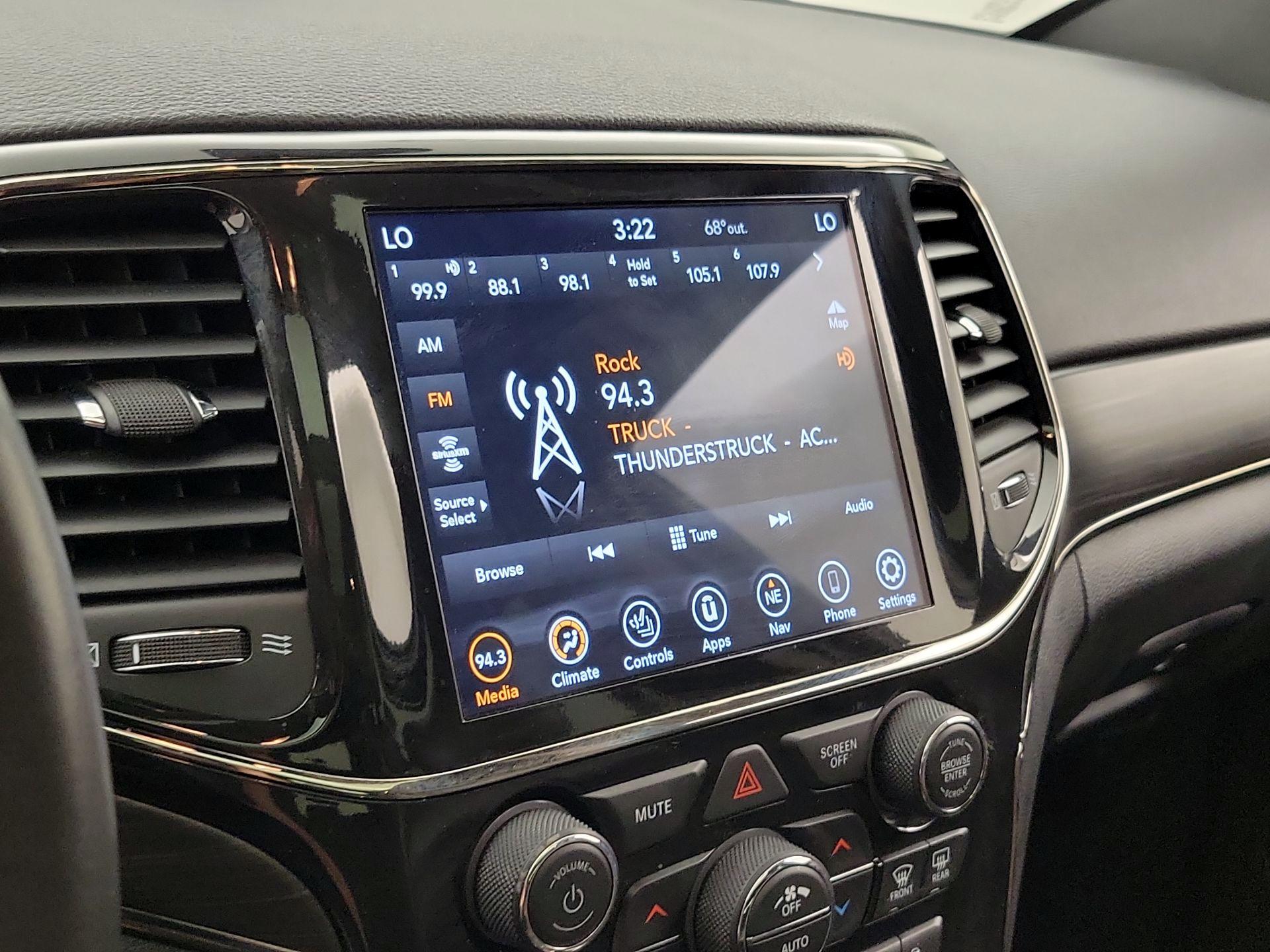 Thumbnail: 2021 Jeep Grand Cherokee - 16