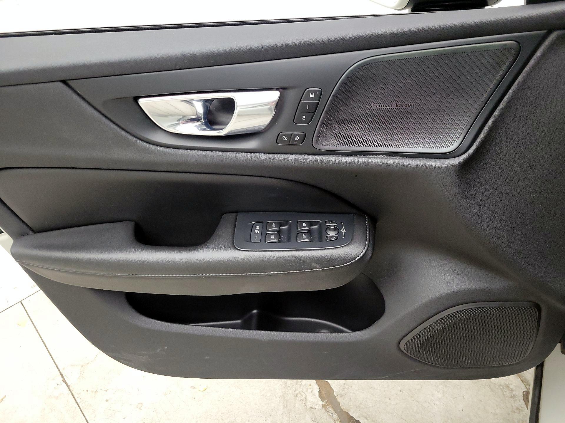 Thumbnail: 2020 Volvo S60 - 12