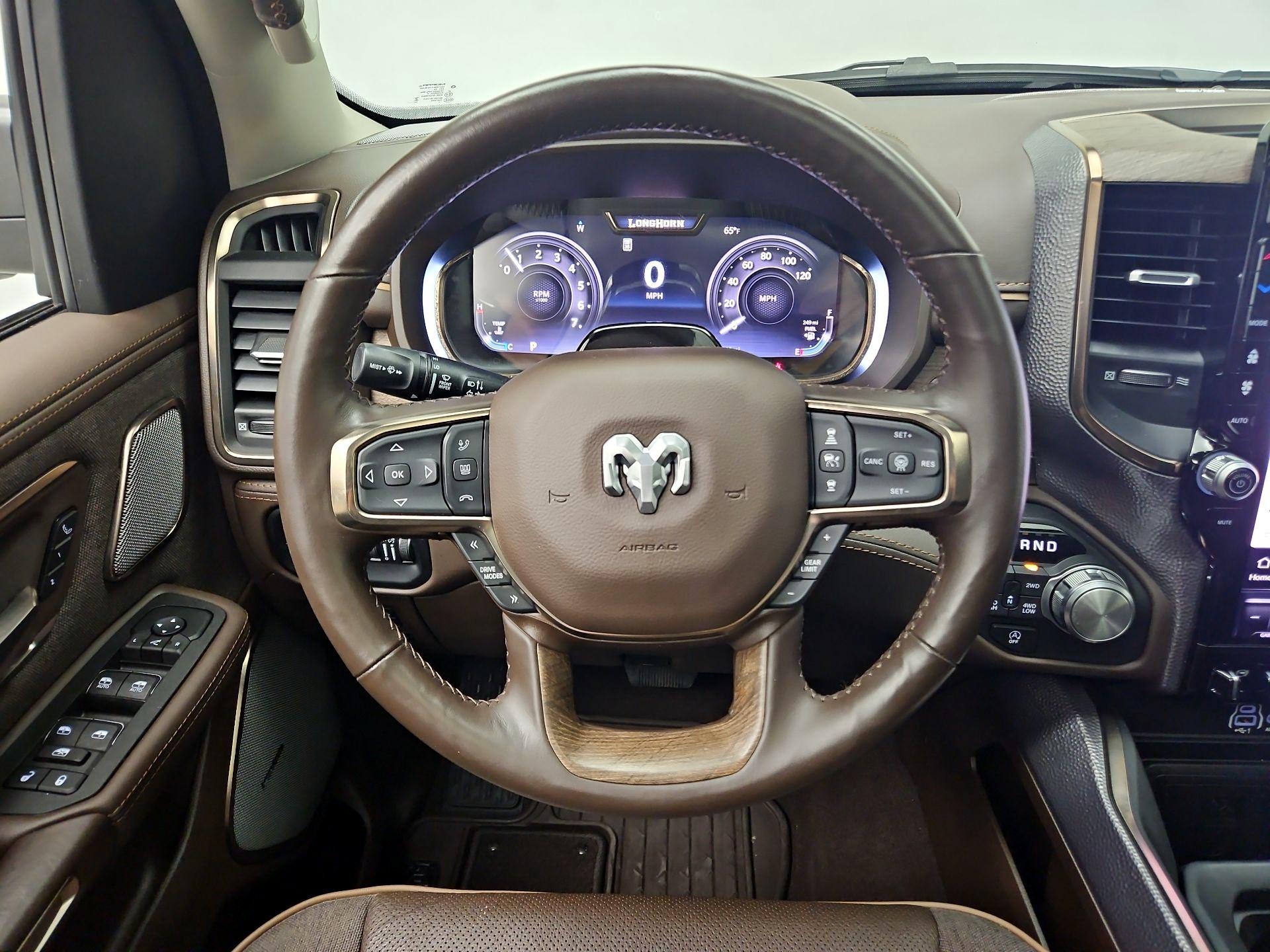 Thumbnail: 2025 RAM 1500 - 10