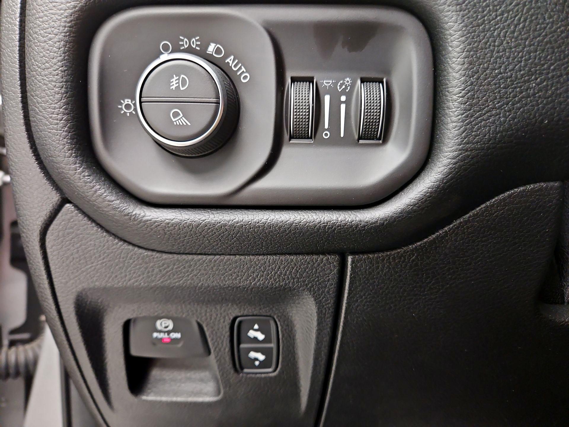 Thumbnail: 2019 RAM 1500 - 13