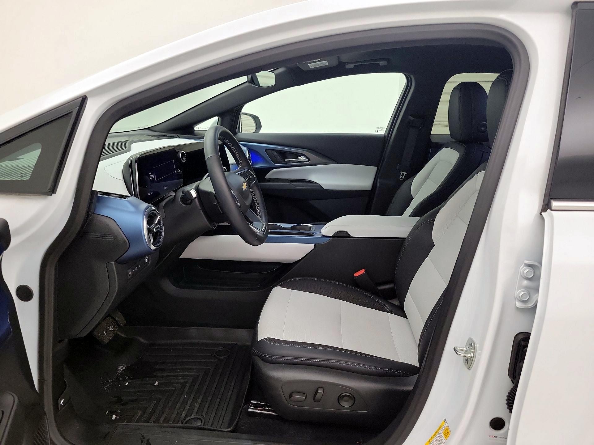 Thumbnail: 2025 Chevrolet Equinox - 11