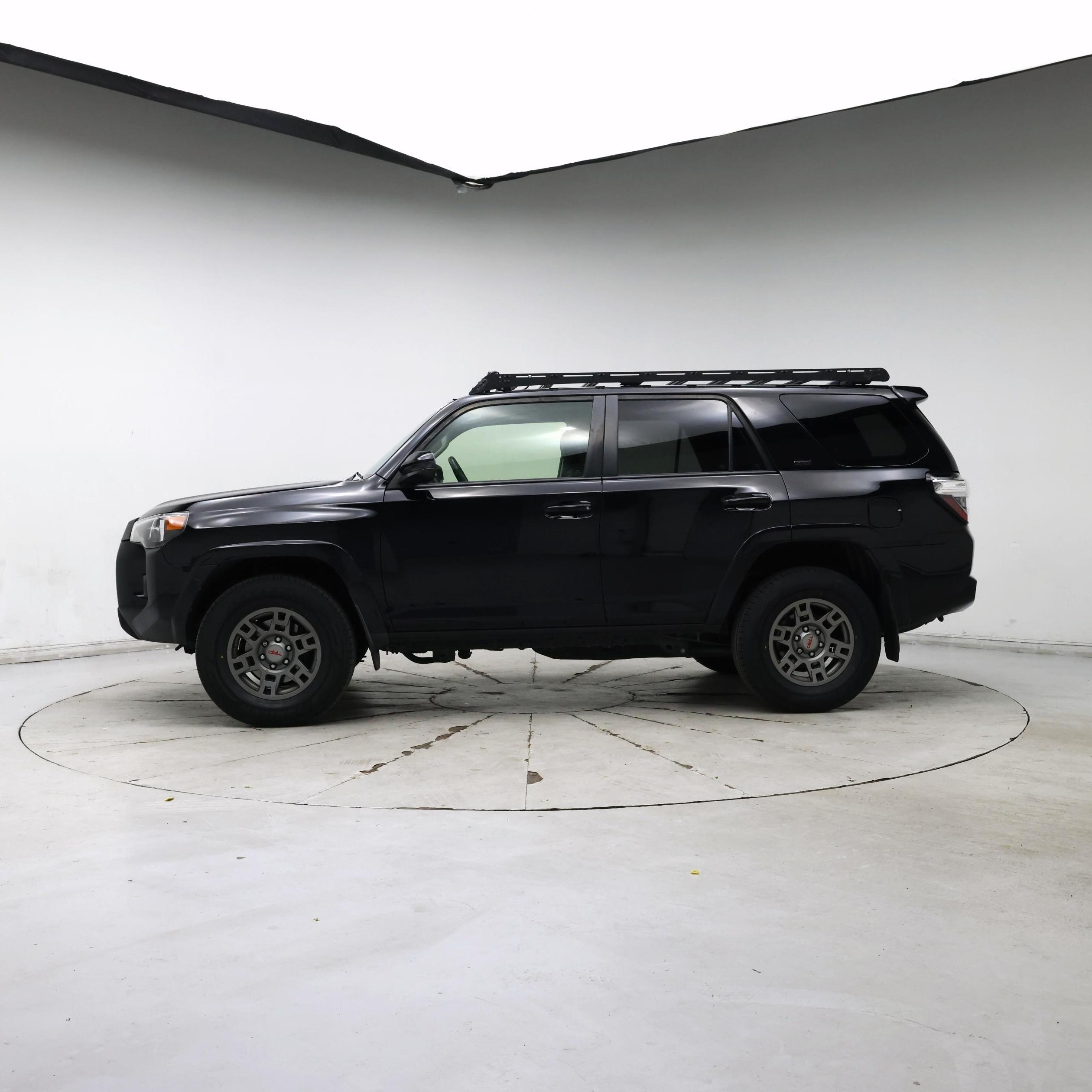 Thumbnail: 2019 Toyota 4Runner - 3