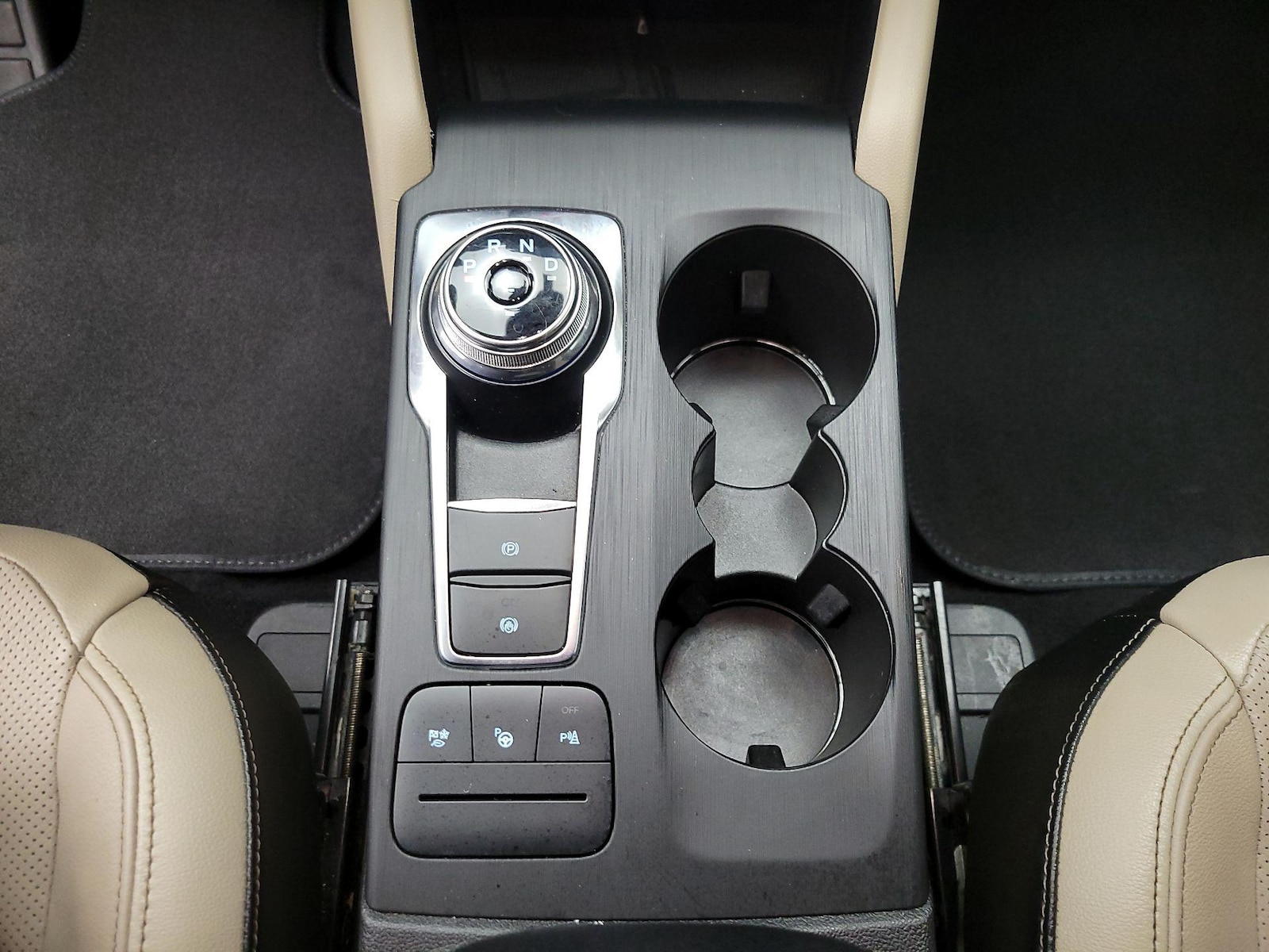 2020 Ford Escape Titanium - Photo 19