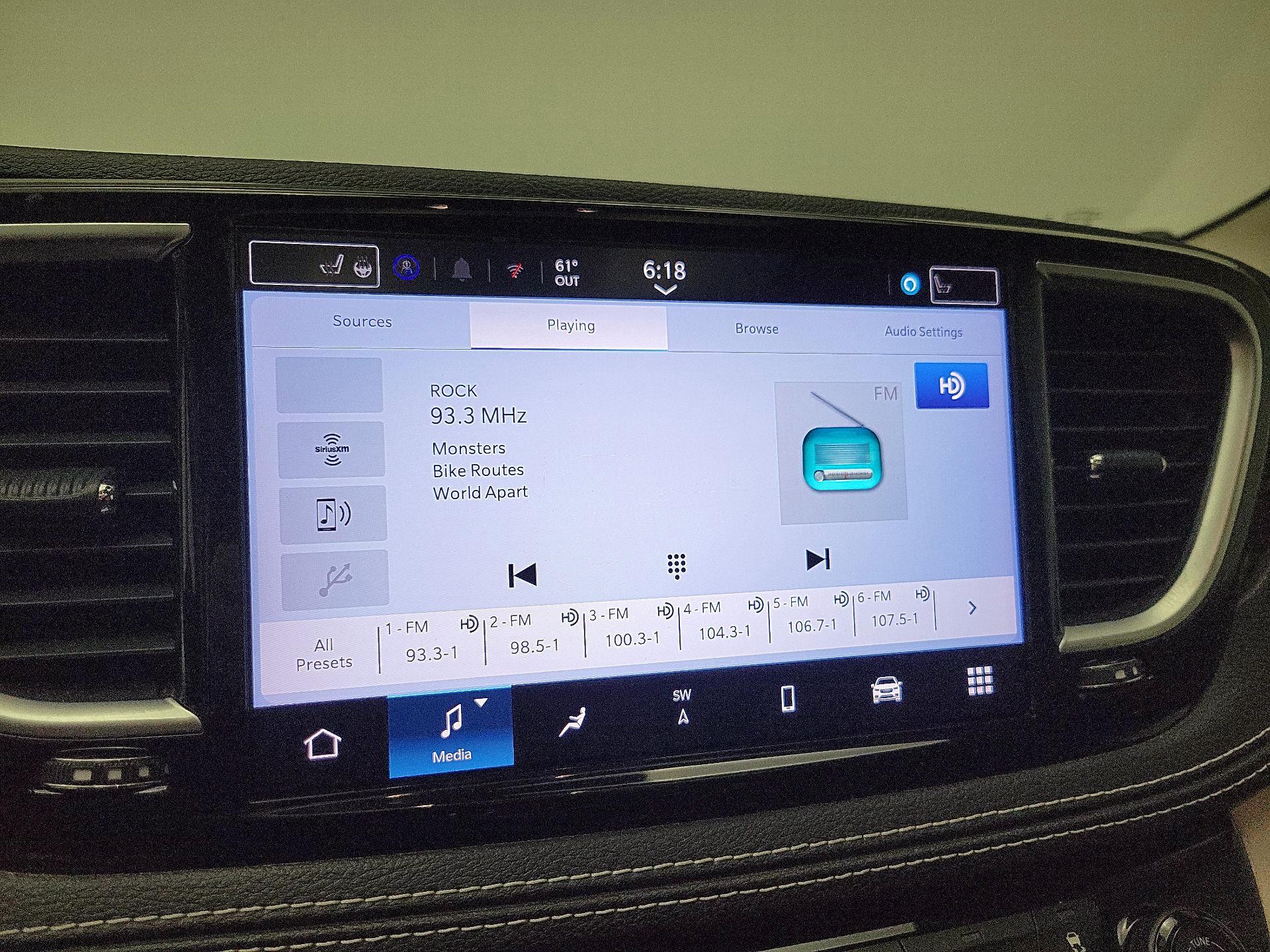 Thumbnail: 2021 Chrysler Pacifica - 16