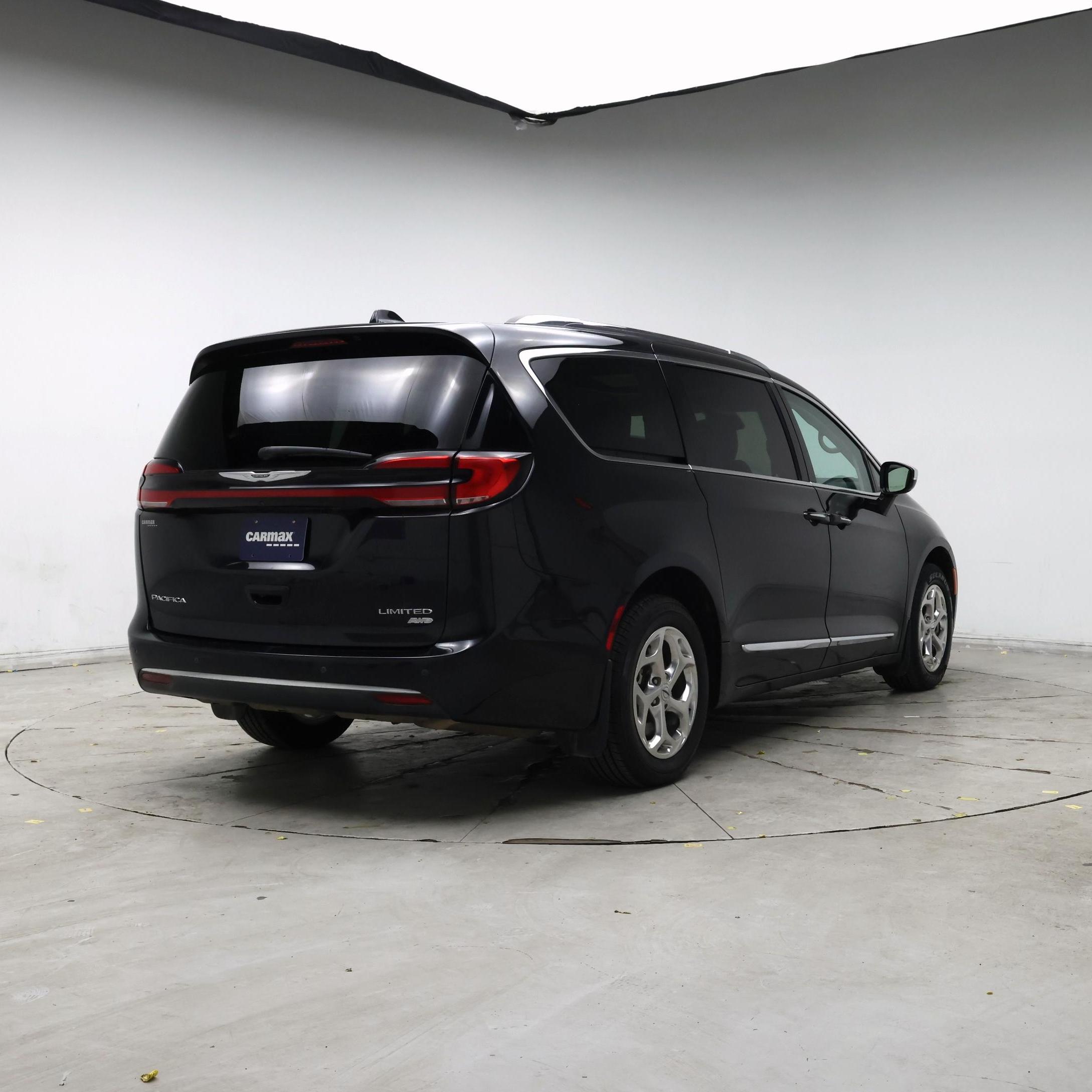 Thumbnail: 2021 Chrysler Pacifica - 8