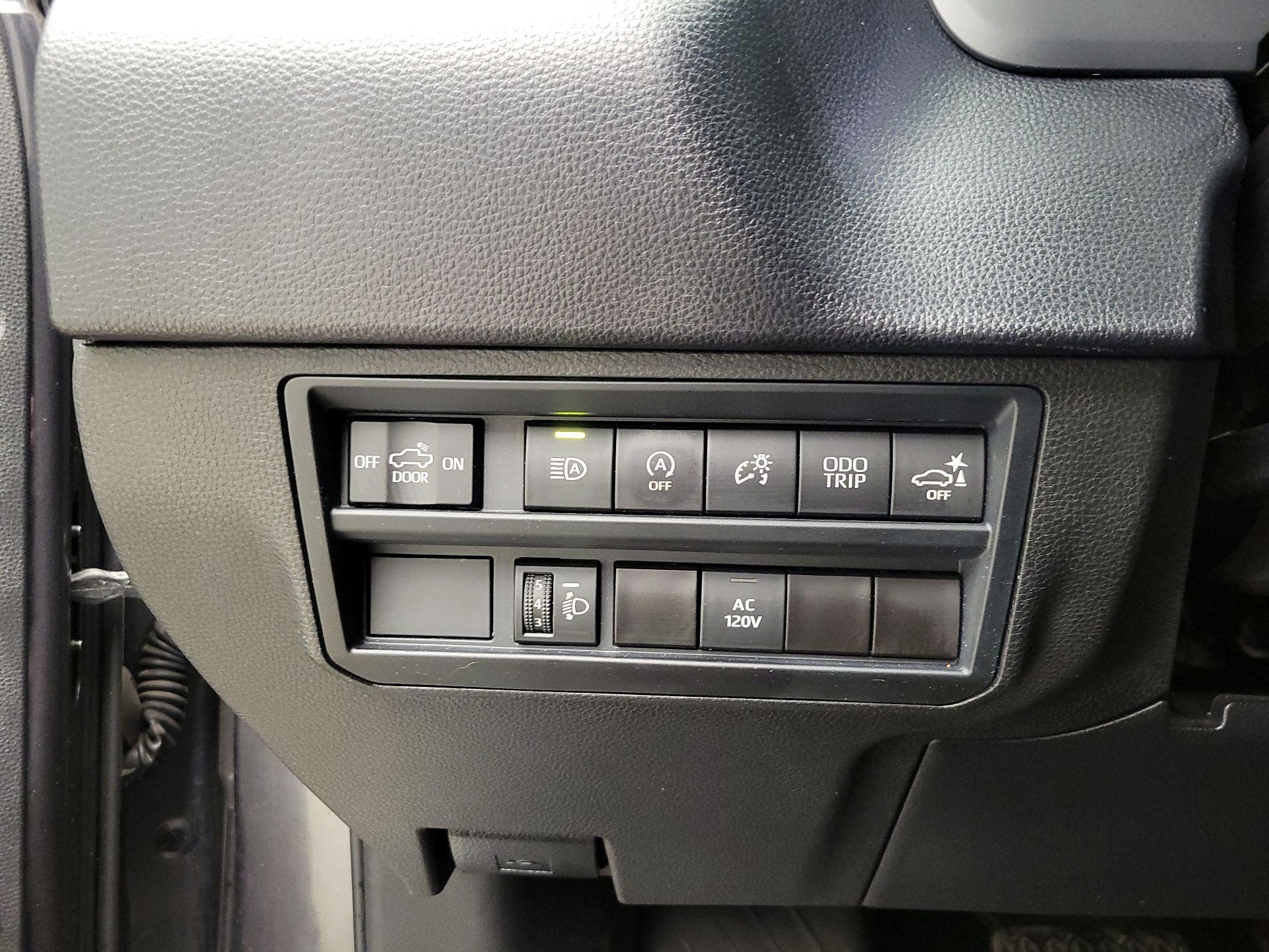 Thumbnail: 2022 Toyota Tundra - 13