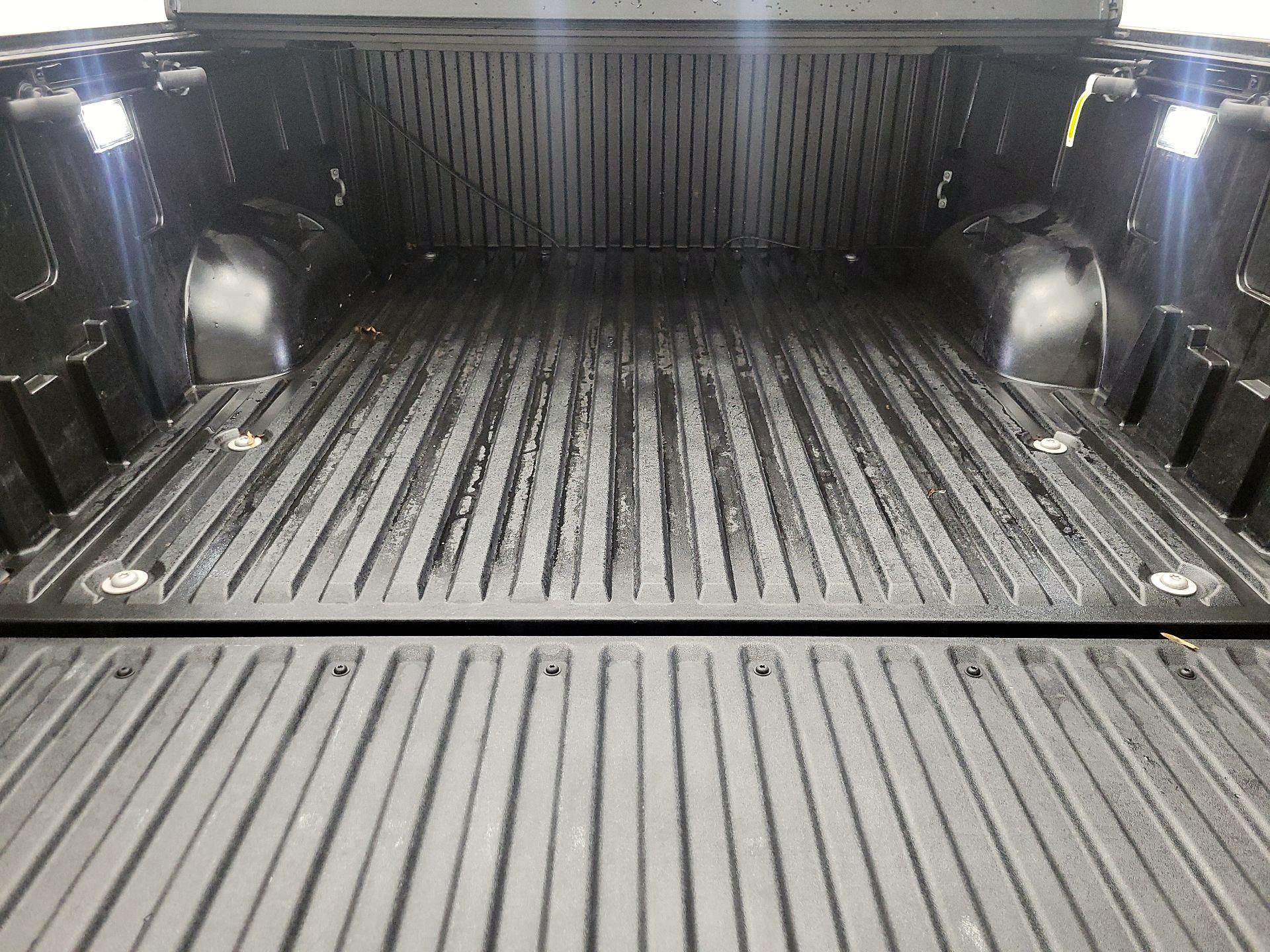 Thumbnail: 2022 Toyota Tundra - 20