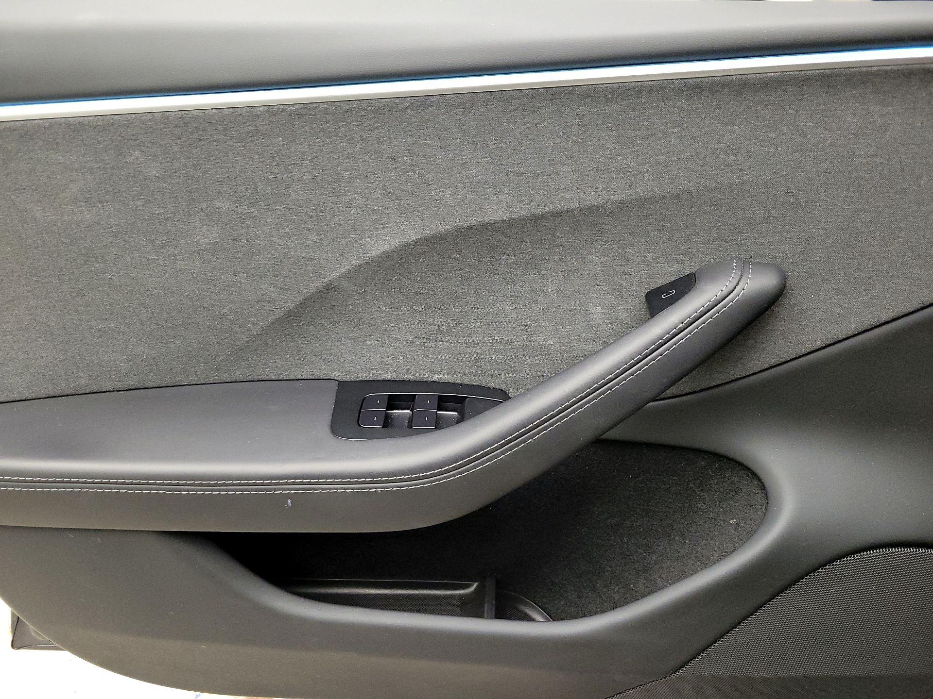 Thumbnail: 2025 Tesla Model 3 - 12