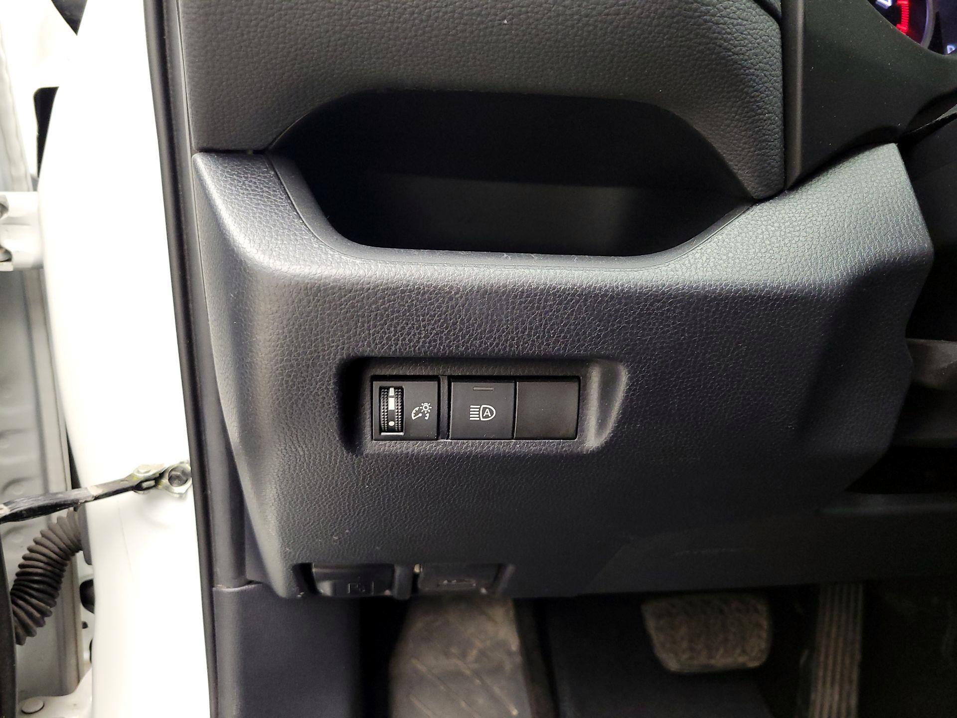 Thumbnail: 2021 Toyota RAV4 - 13