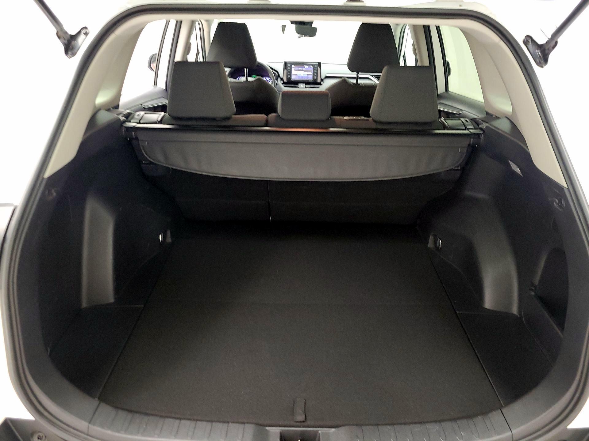 Thumbnail: 2021 Toyota RAV4 - 20