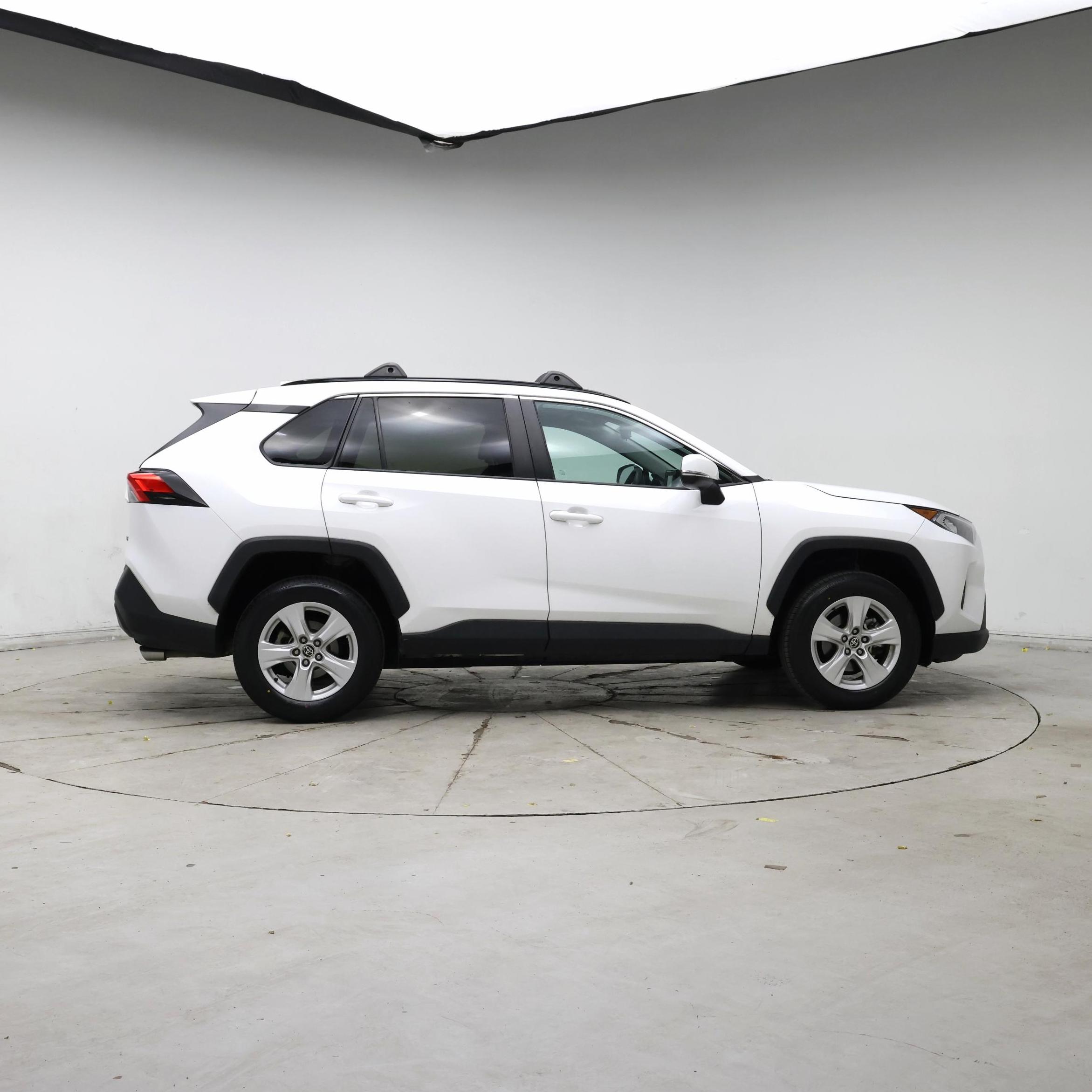 Thumbnail: 2021 Toyota RAV4 - 7