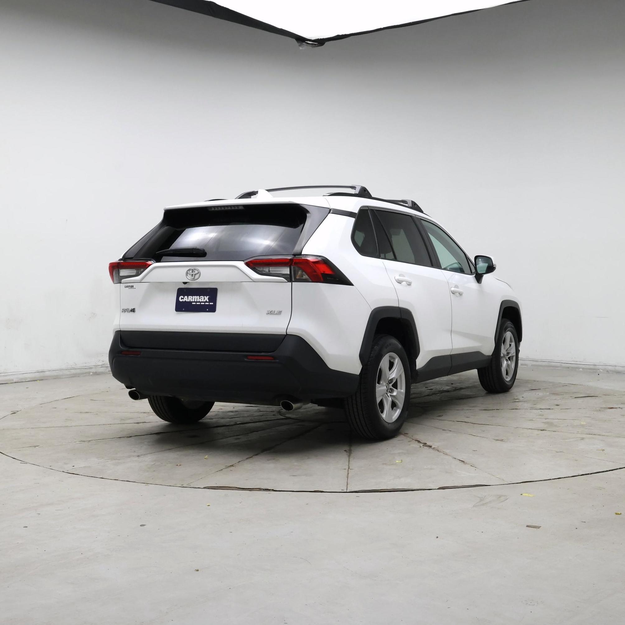 Thumbnail: 2021 Toyota RAV4 - 8