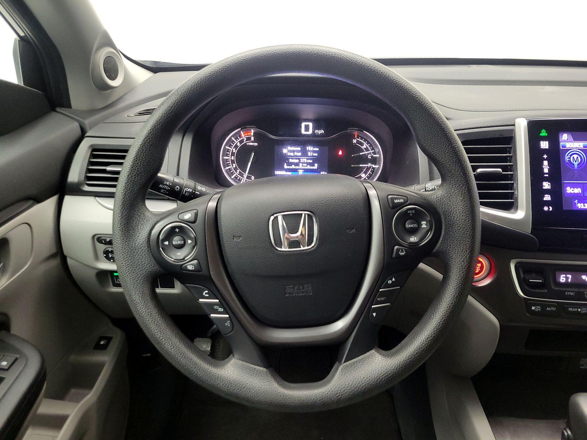 Thumbnail: 2016 Honda Pilot - 10