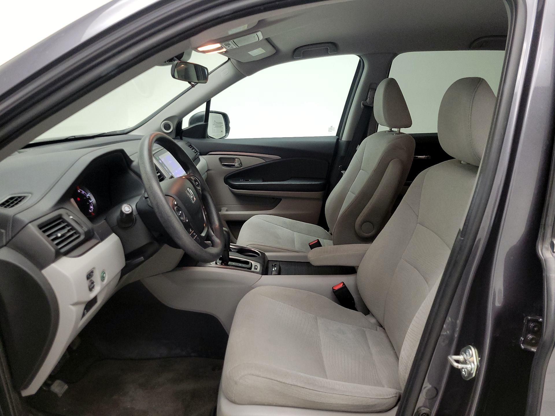 Thumbnail: 2016 Honda Pilot - 11