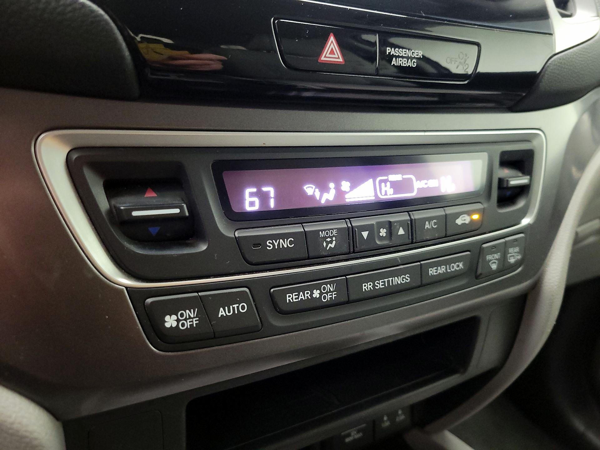 Thumbnail: 2016 Honda Pilot - 16