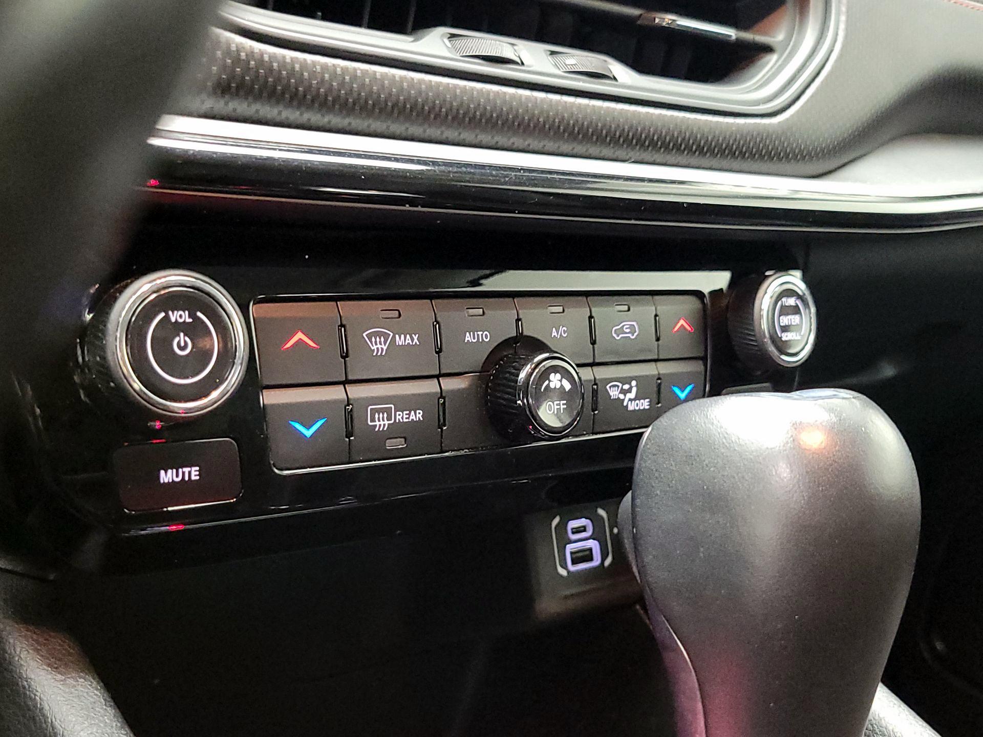 Thumbnail: 2022 Jeep Compass - 16