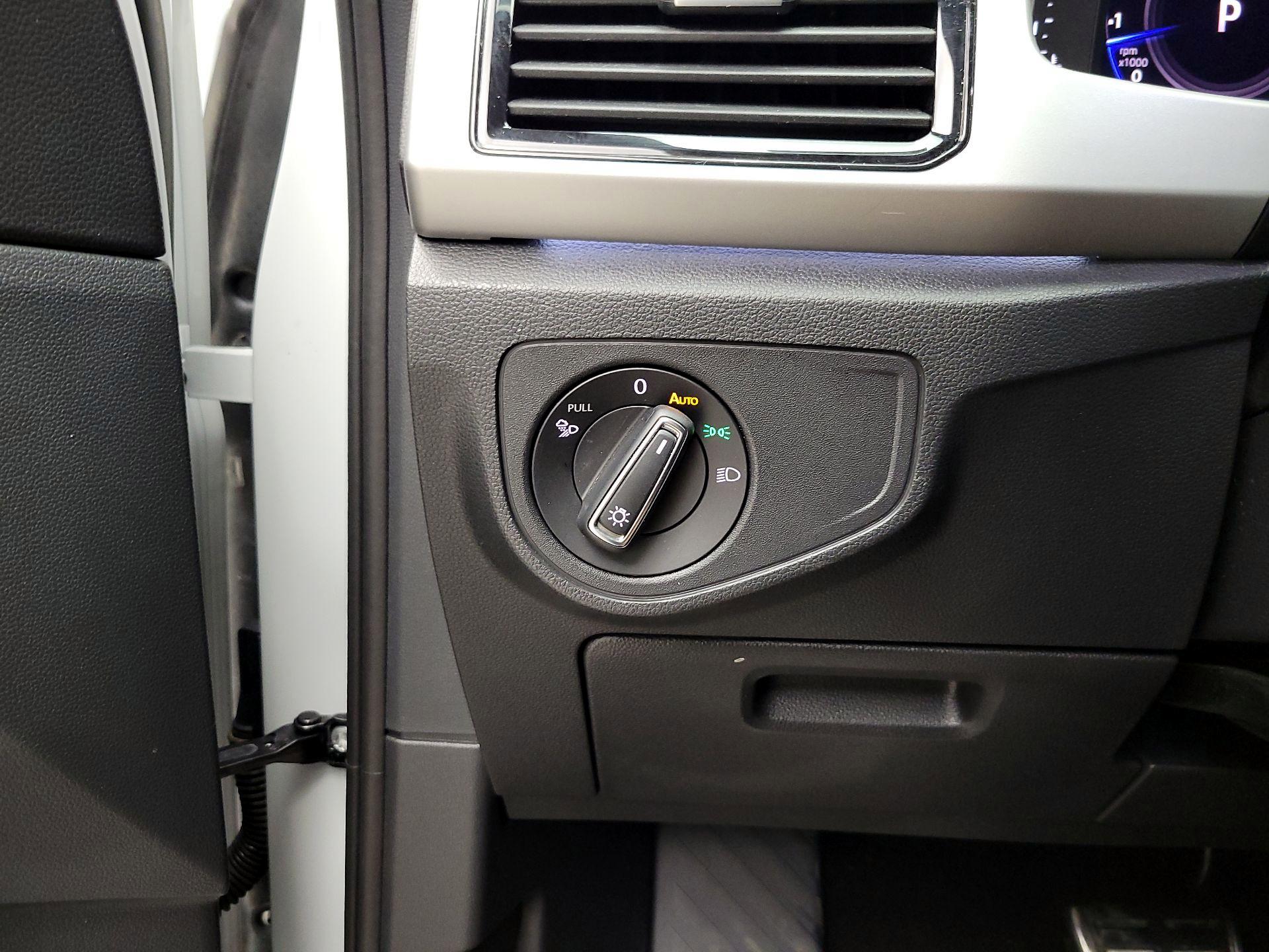 Thumbnail: 2022 Volkswagen Atlas - 13