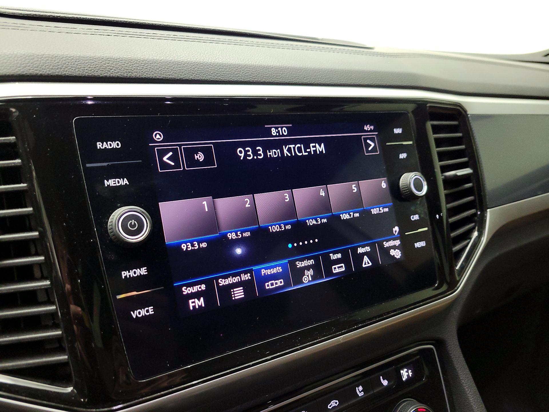 Thumbnail: 2022 Volkswagen Atlas - 16