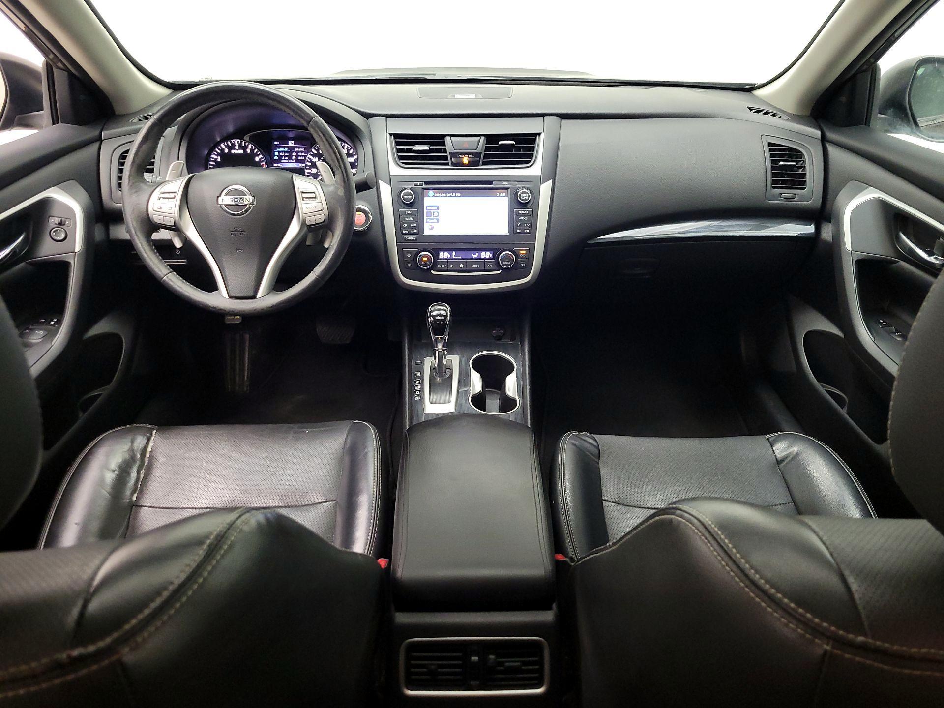 Thumbnail: 2016 Nissan Altima - 9