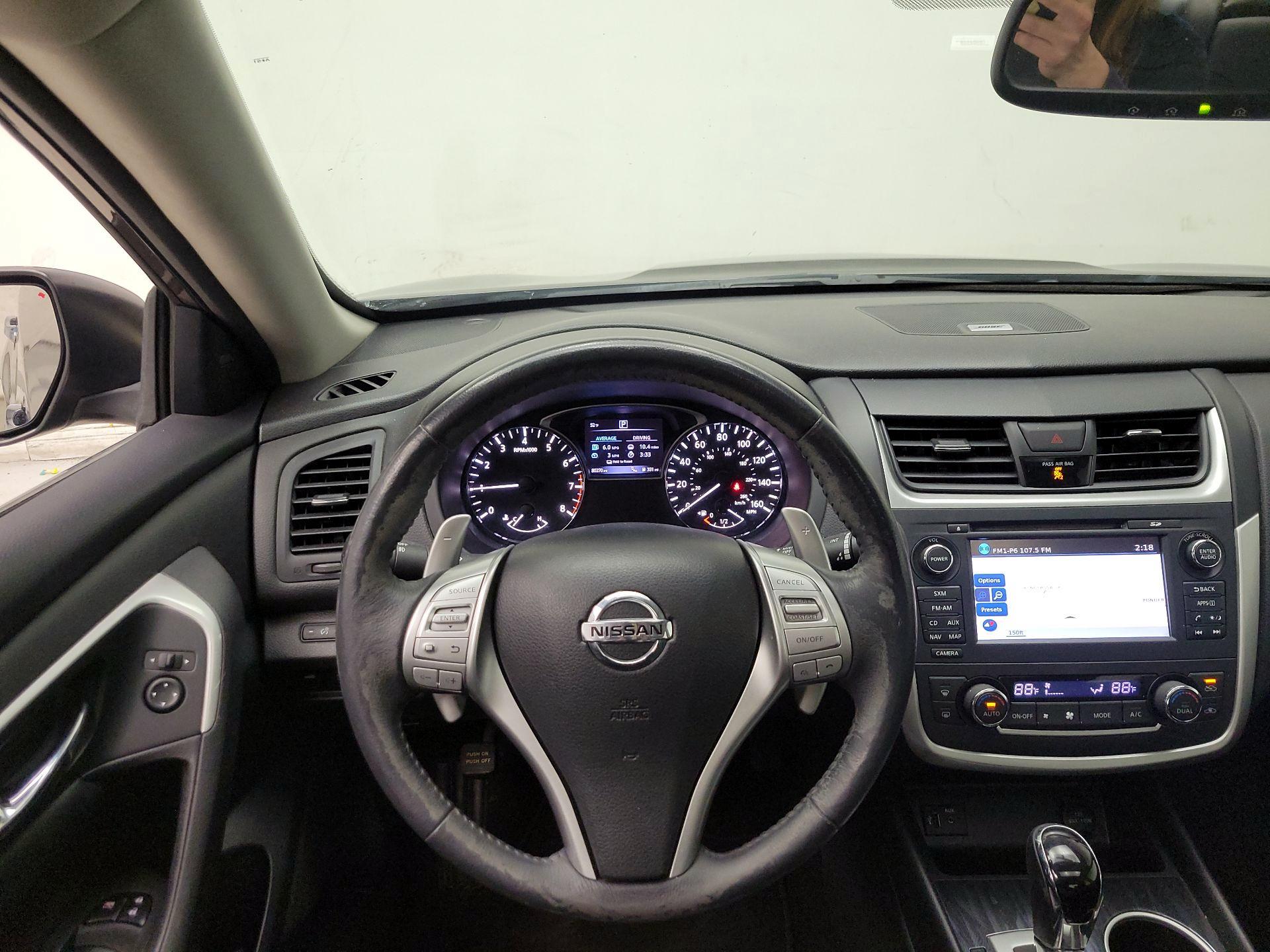 Thumbnail: 2016 Nissan Altima - 10