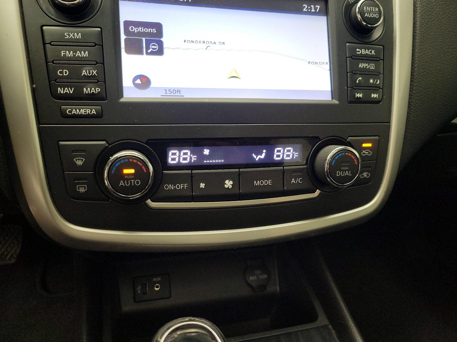 Thumbnail: 2016 Nissan Altima - 17