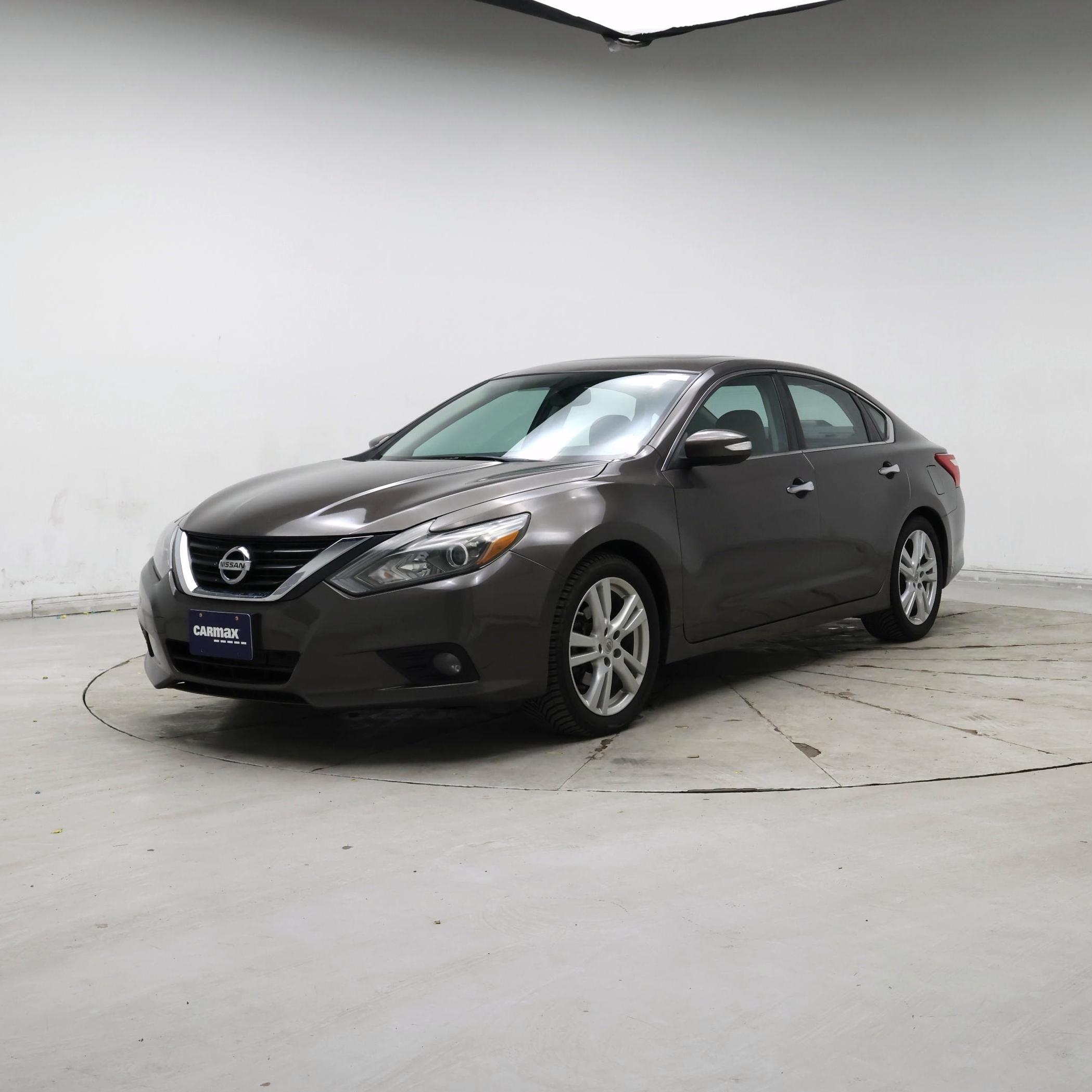 Thumbnail: 2016 Nissan Altima - 4