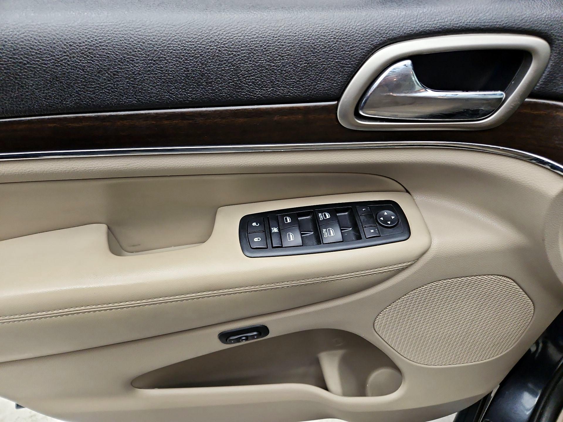 Thumbnail: 2014 Jeep Grand Cherokee - 12