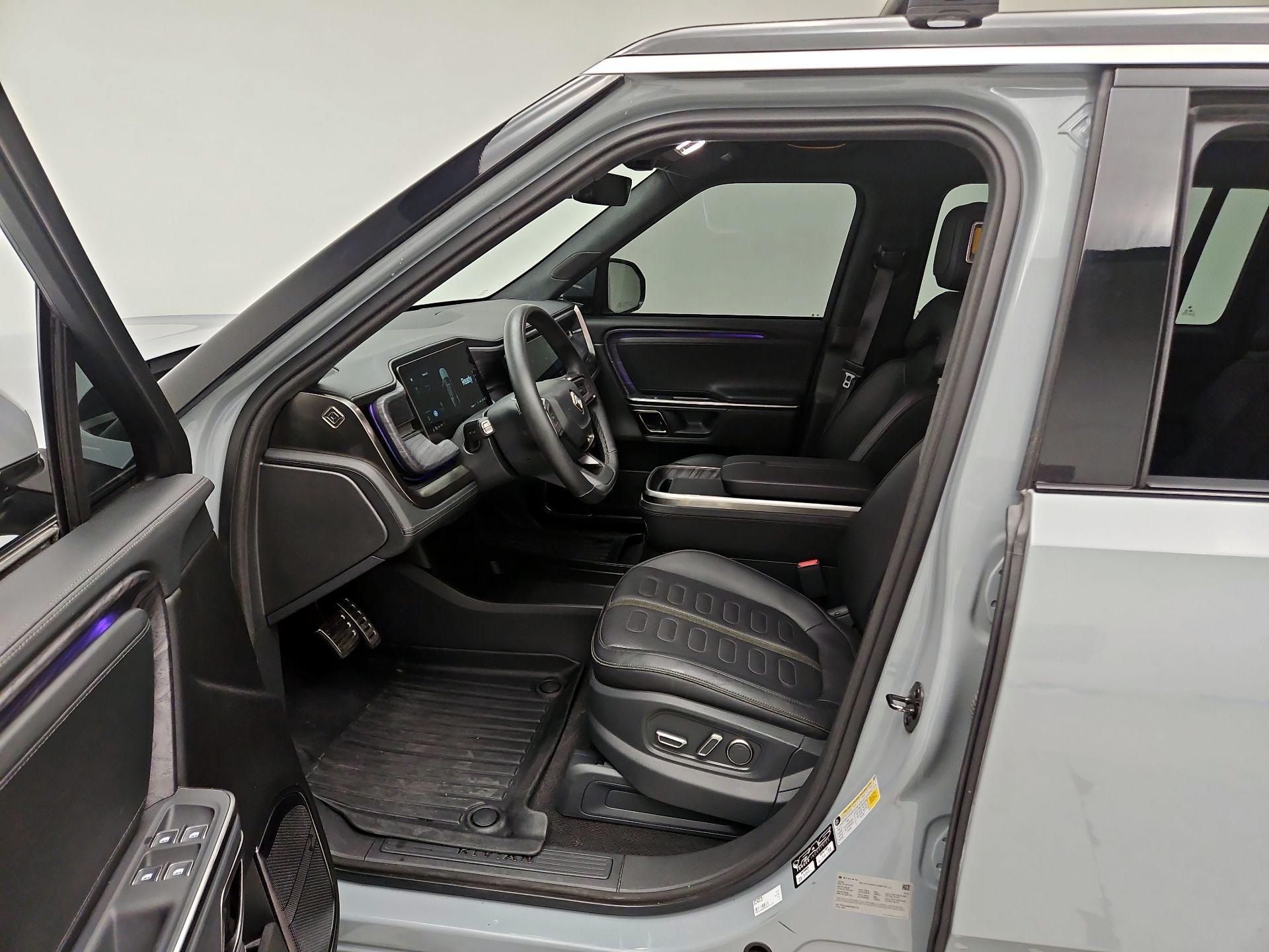 Thumbnail: 2023 Rivian R1S - 11