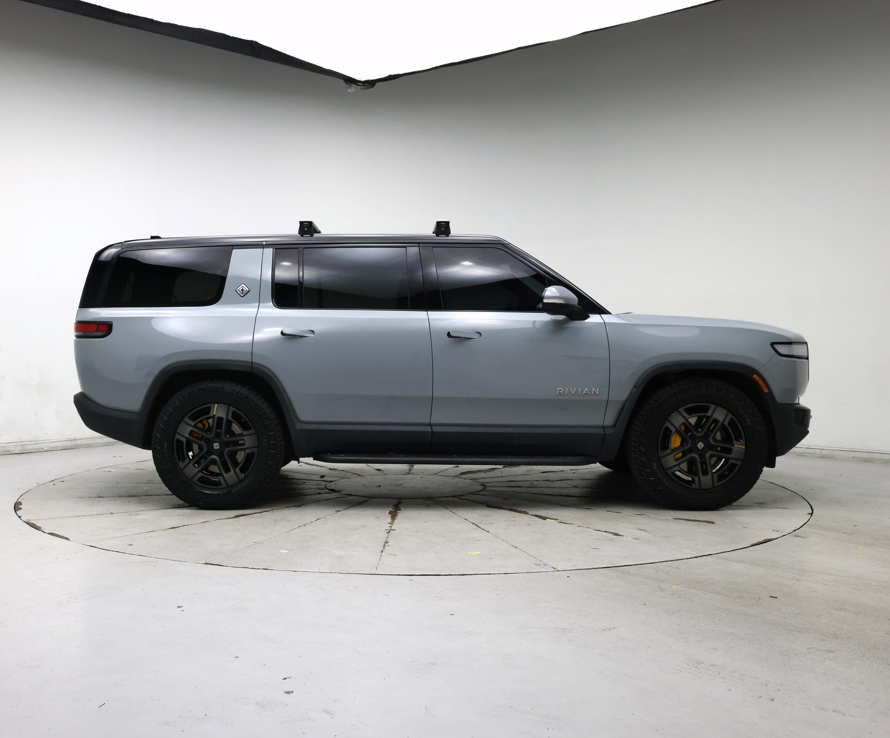 Thumbnail: 2023 Rivian R1S - 7