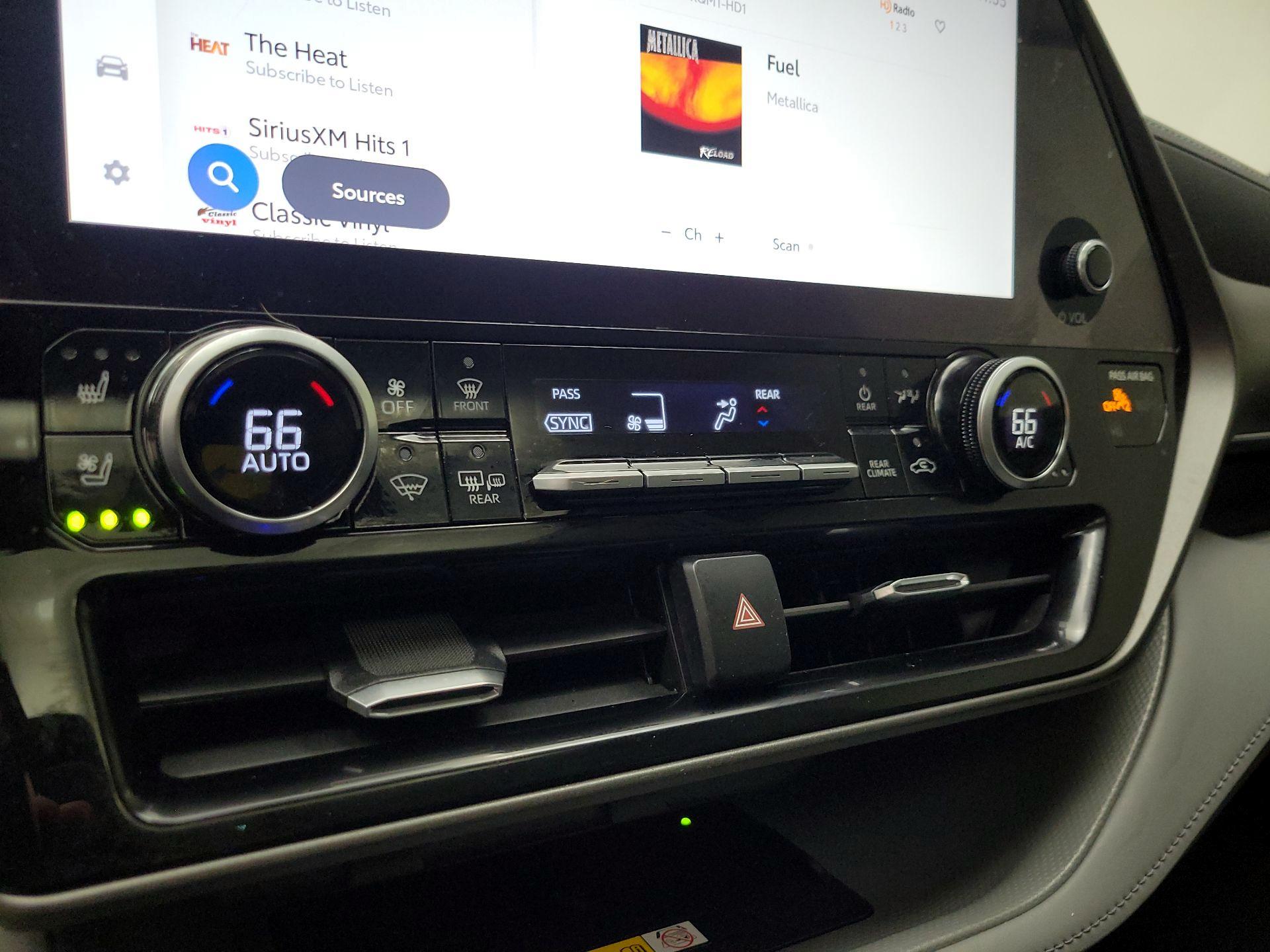 Thumbnail: 2023 Toyota Highlander - 16