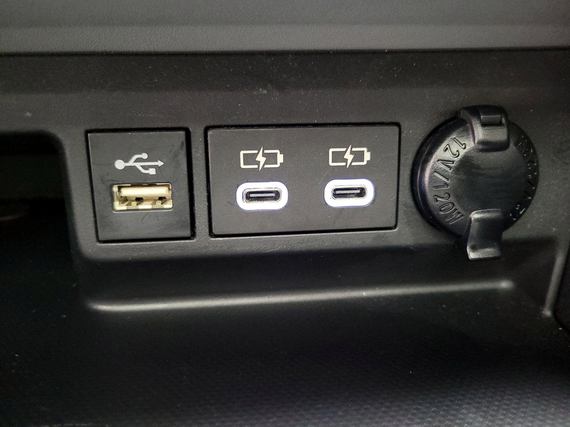 Thumbnail: 2023 Toyota Highlander - 18