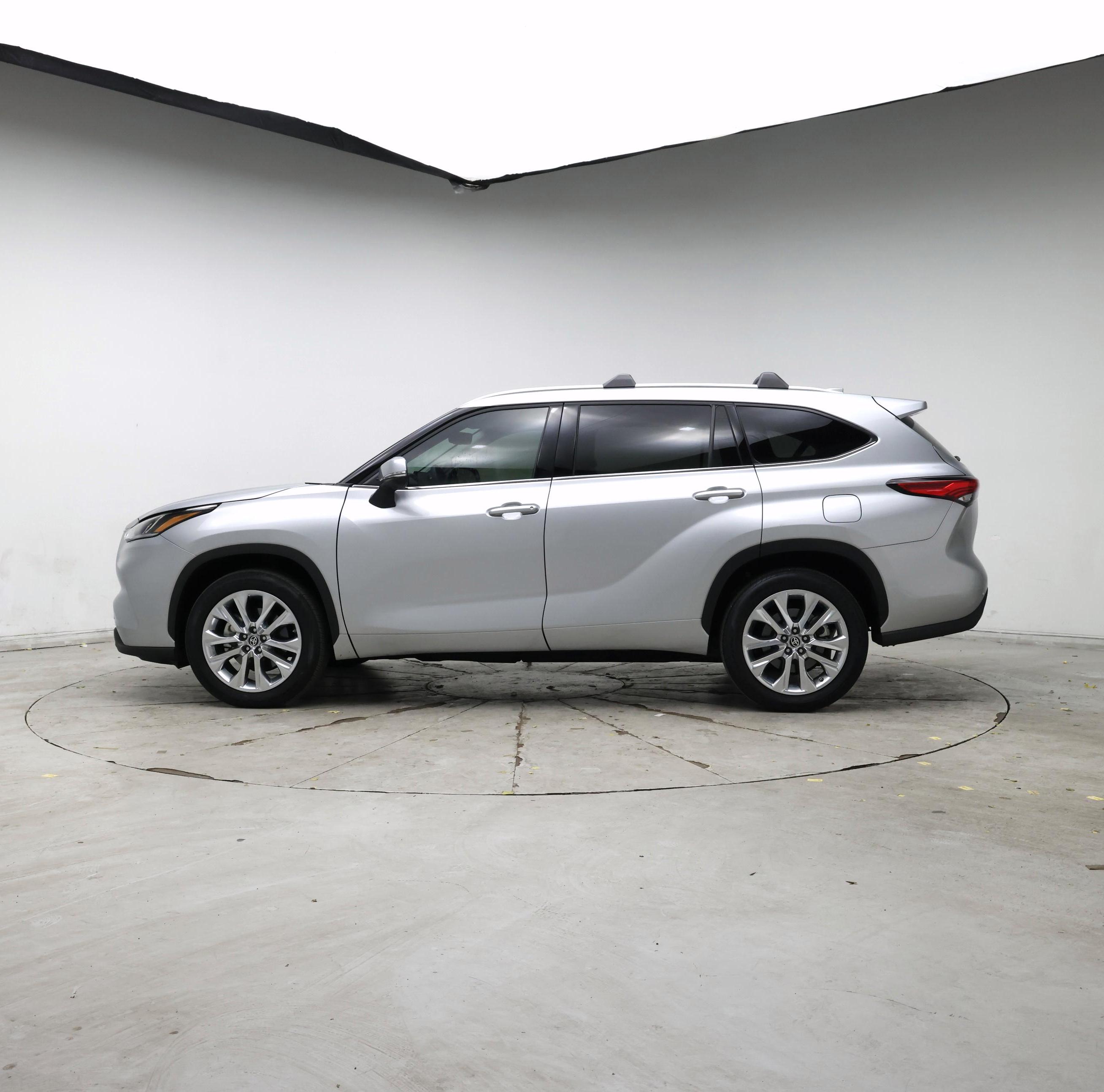 Thumbnail: 2023 Toyota Highlander - 3